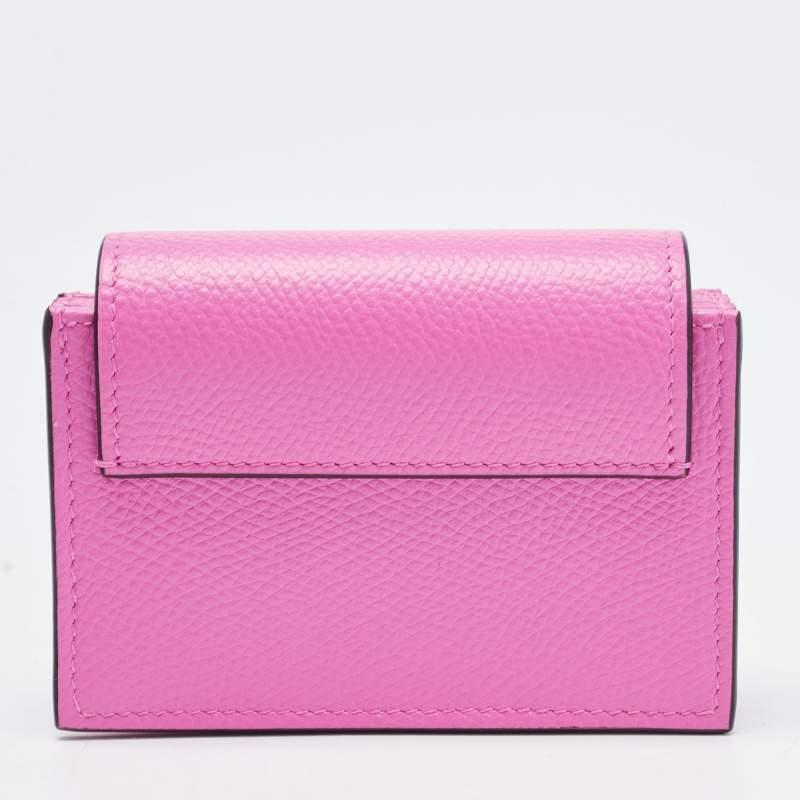 Valentino Pink Leather VLogo Flap Card Case In New Condition In Dubai, Al Qouz 2