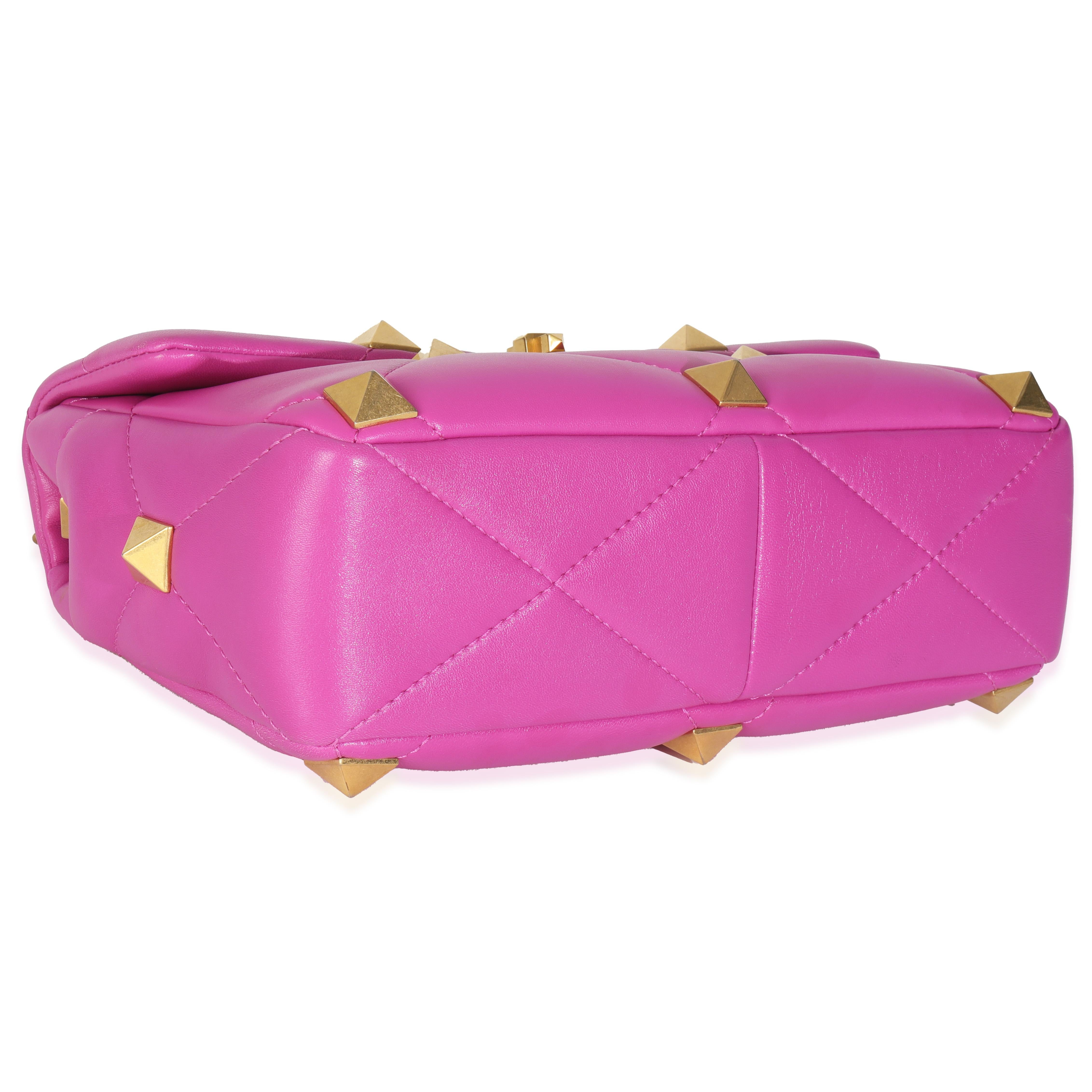 Bolso romano mediano con tachuelas Valentino en napa rosa en venta 2