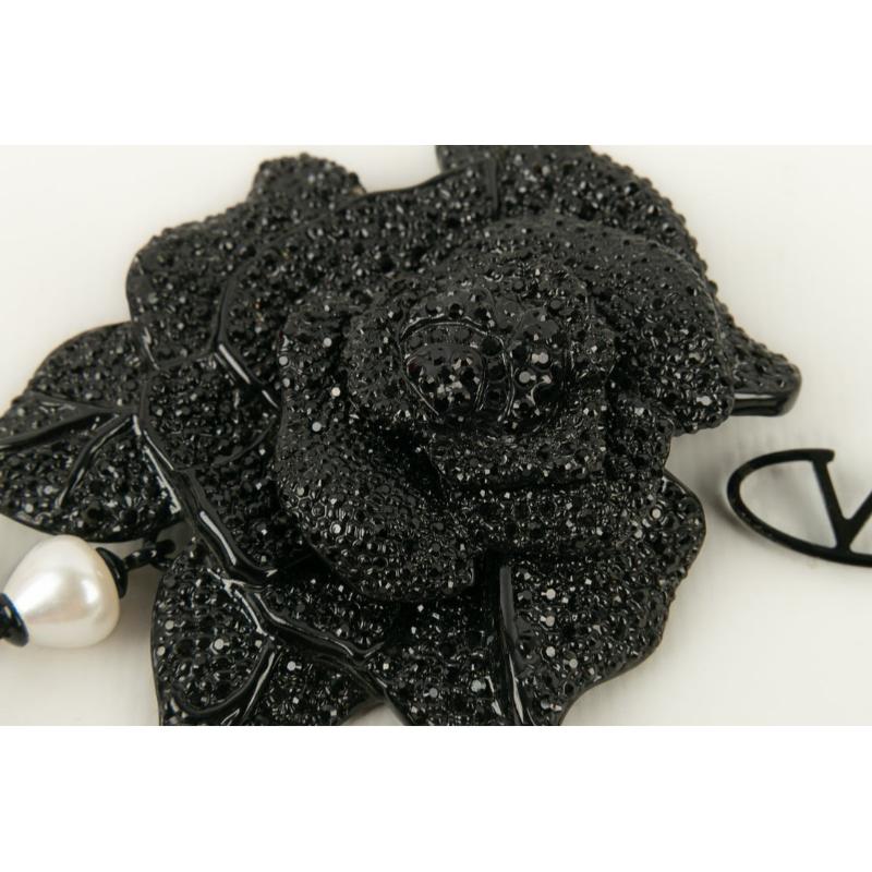 Valentino Pink Necklace in Black Enameled Metal For Sale 2