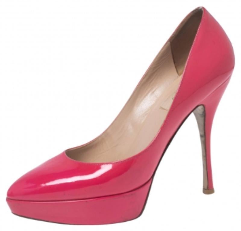 Valentino Pink Patent Leather Platform Pumps Size 37.5 In Fair Condition For Sale In Dubai, Al Qouz 2