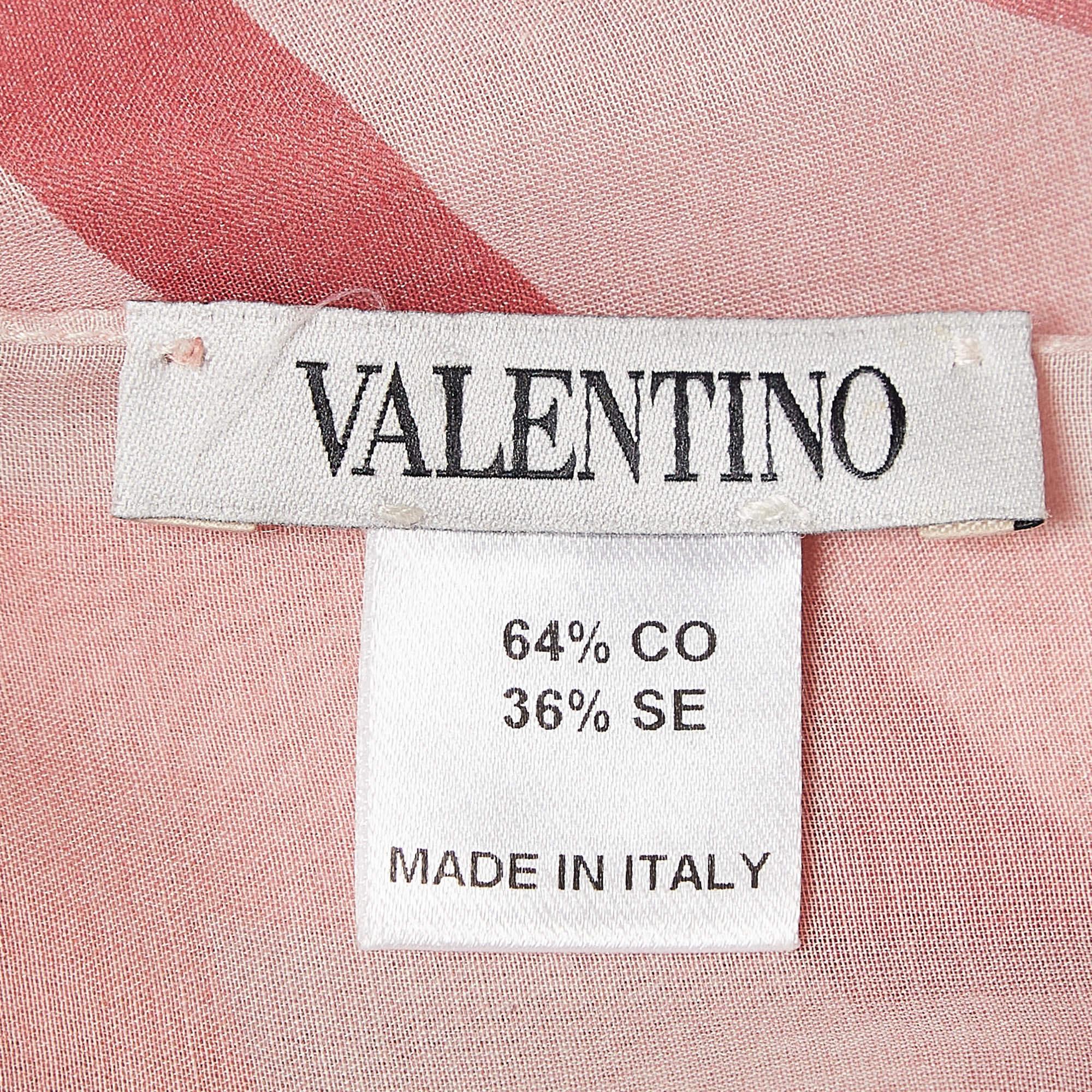 Valentino Pink Printed Cotton Blend Scarf In Good Condition For Sale In Dubai, Al Qouz 2