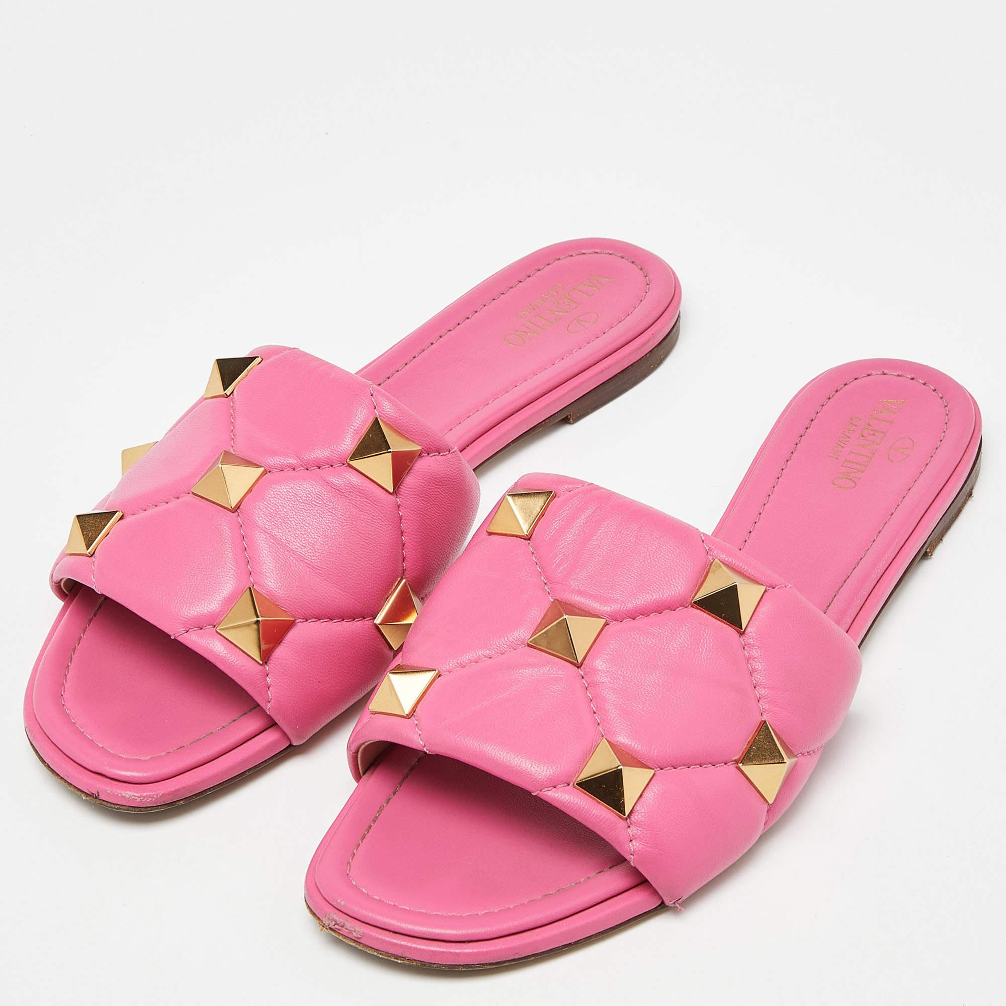 Women's Valentino Pink Quilted Leather Roman Stud Flat Slides Size 41 For Sale