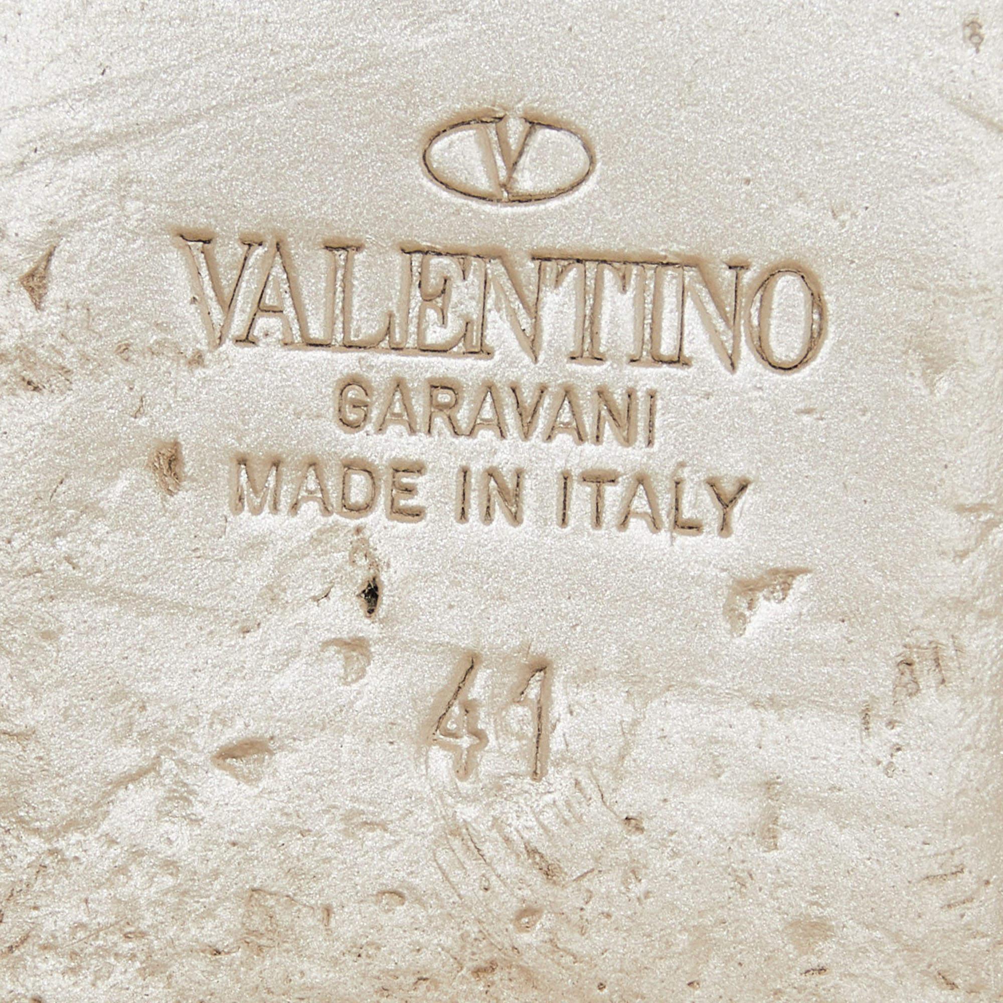 Chaussures plates Valentino rose matelassées clous romains taille 41 en vente 3