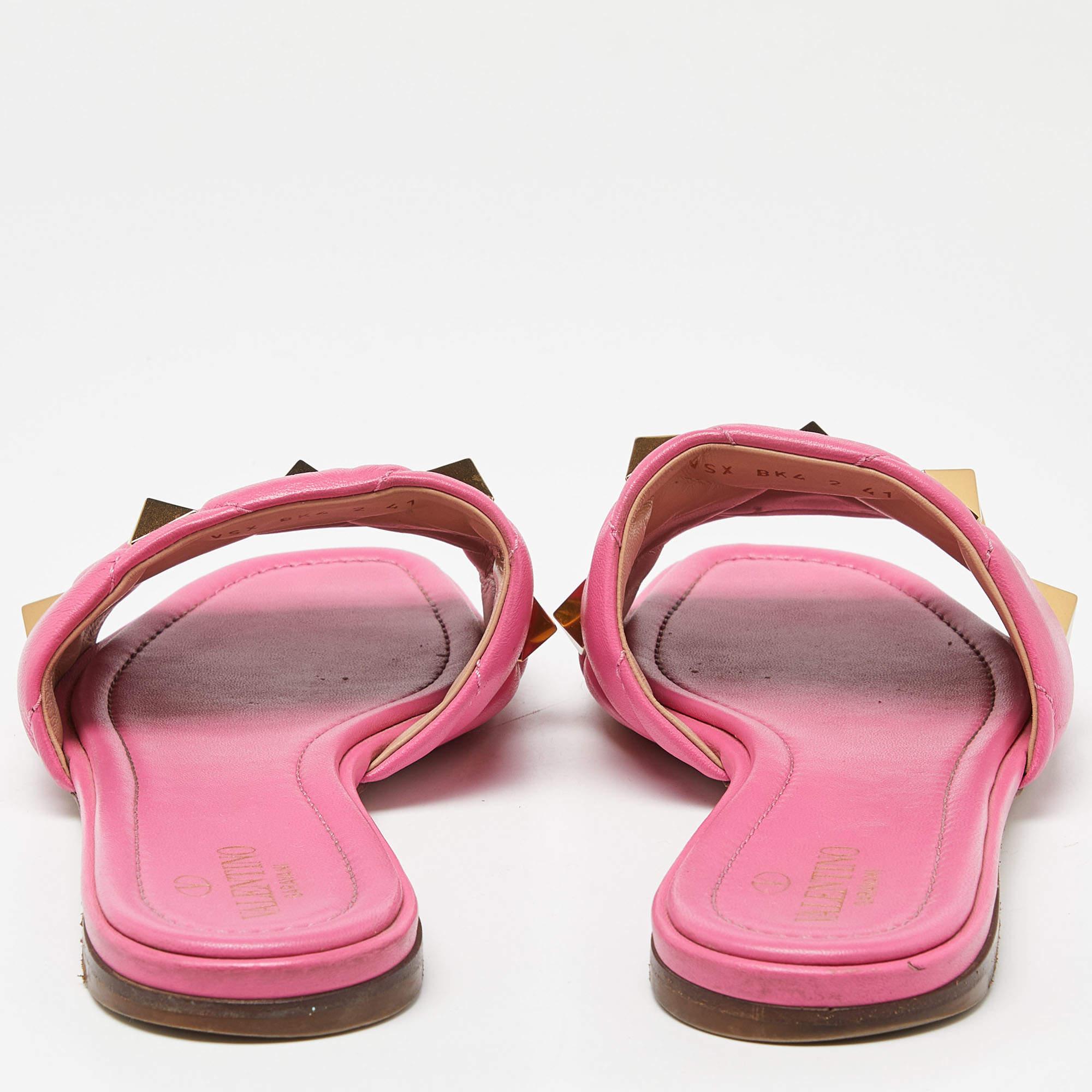 Valentino Pink Quilted Leather Roman Stud Flat Slides Size 41 For Sale 5