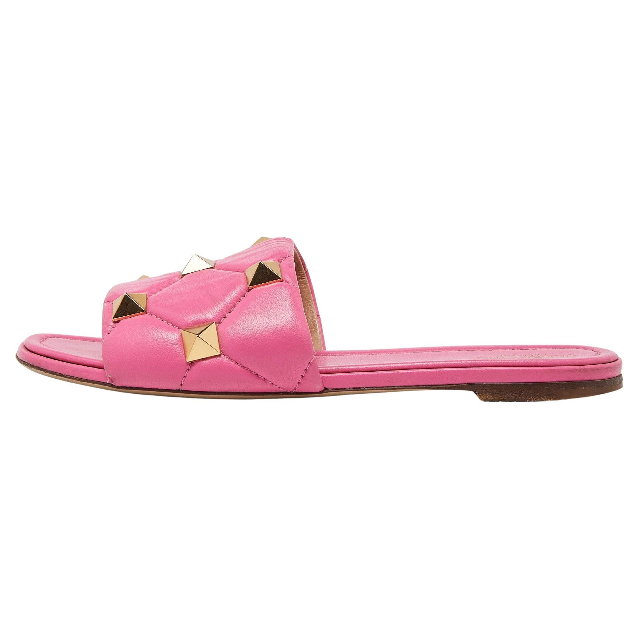 Valentino Pink Quilted Leather Roman Stud Flat Slides Size 41 For Sale