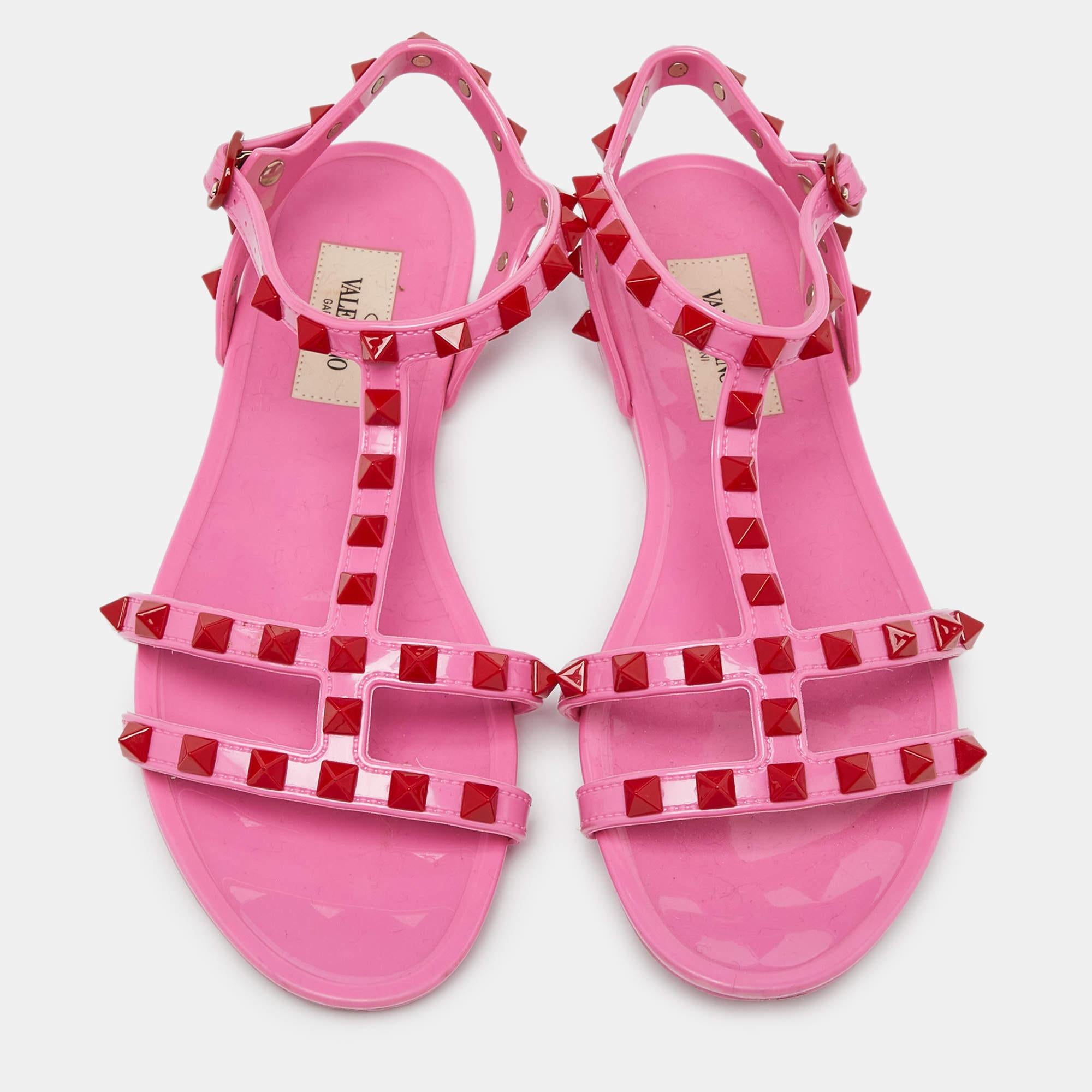 Valentino Pink Rubber Rockstud Ankle-Strap Flats Size 35 In Good Condition In Dubai, Al Qouz 2