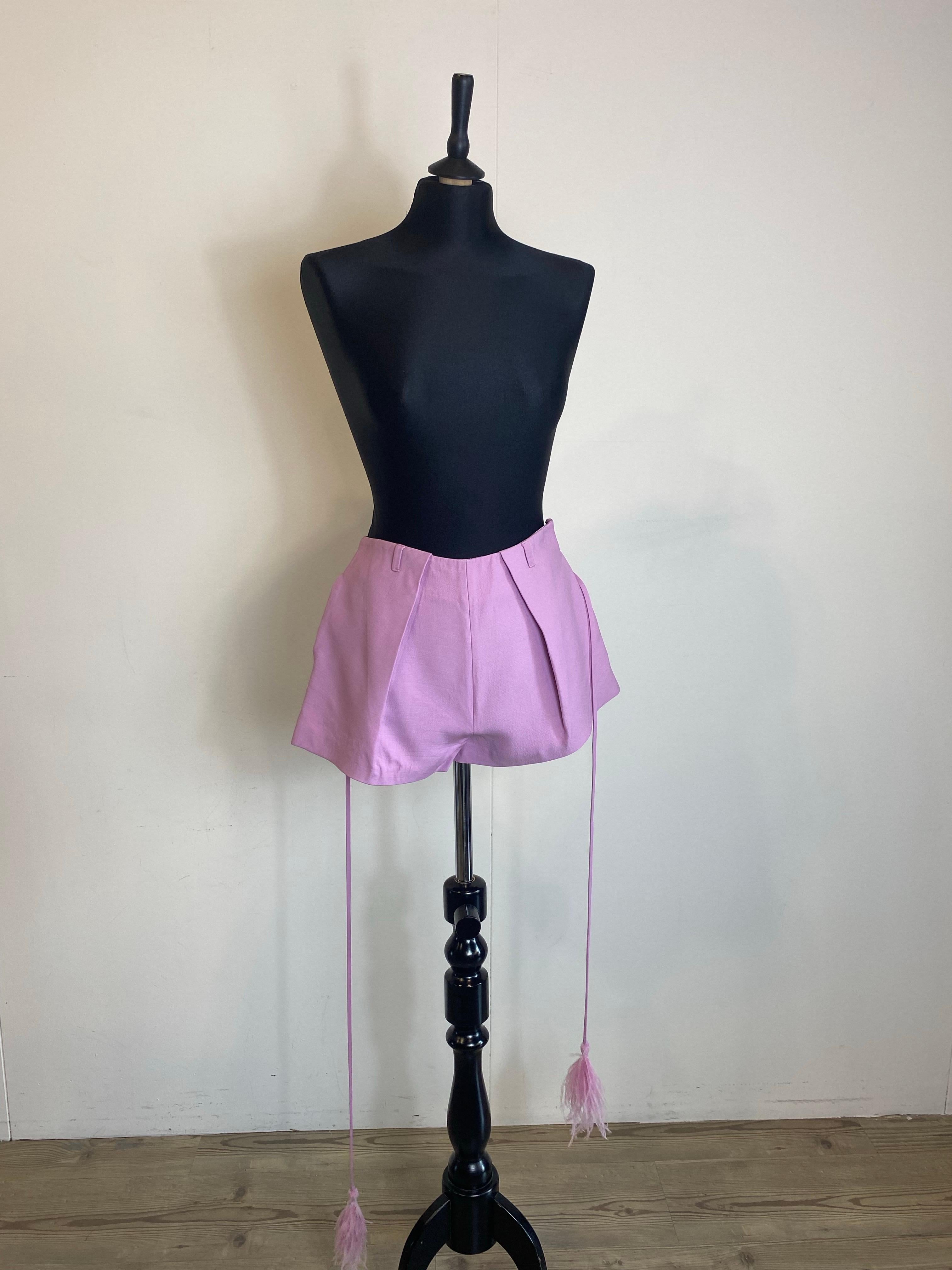 Rosa Pantaloncini corti di Valentino. in vendita