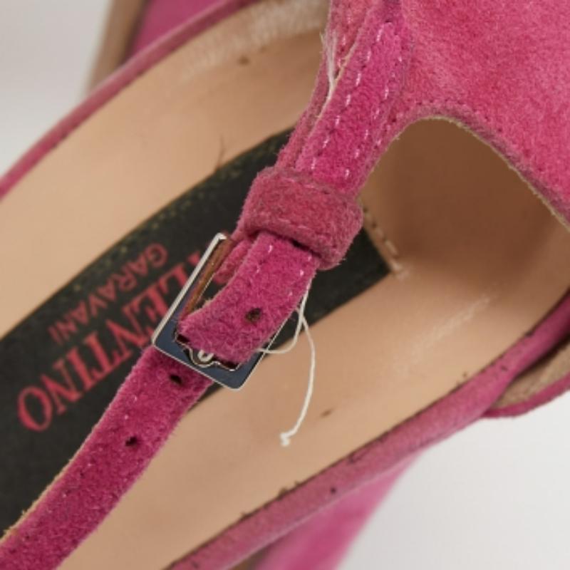 Valentino Sandales Love Blade à bride en daim et cuir verni rose taille 38 Pour femmes en vente