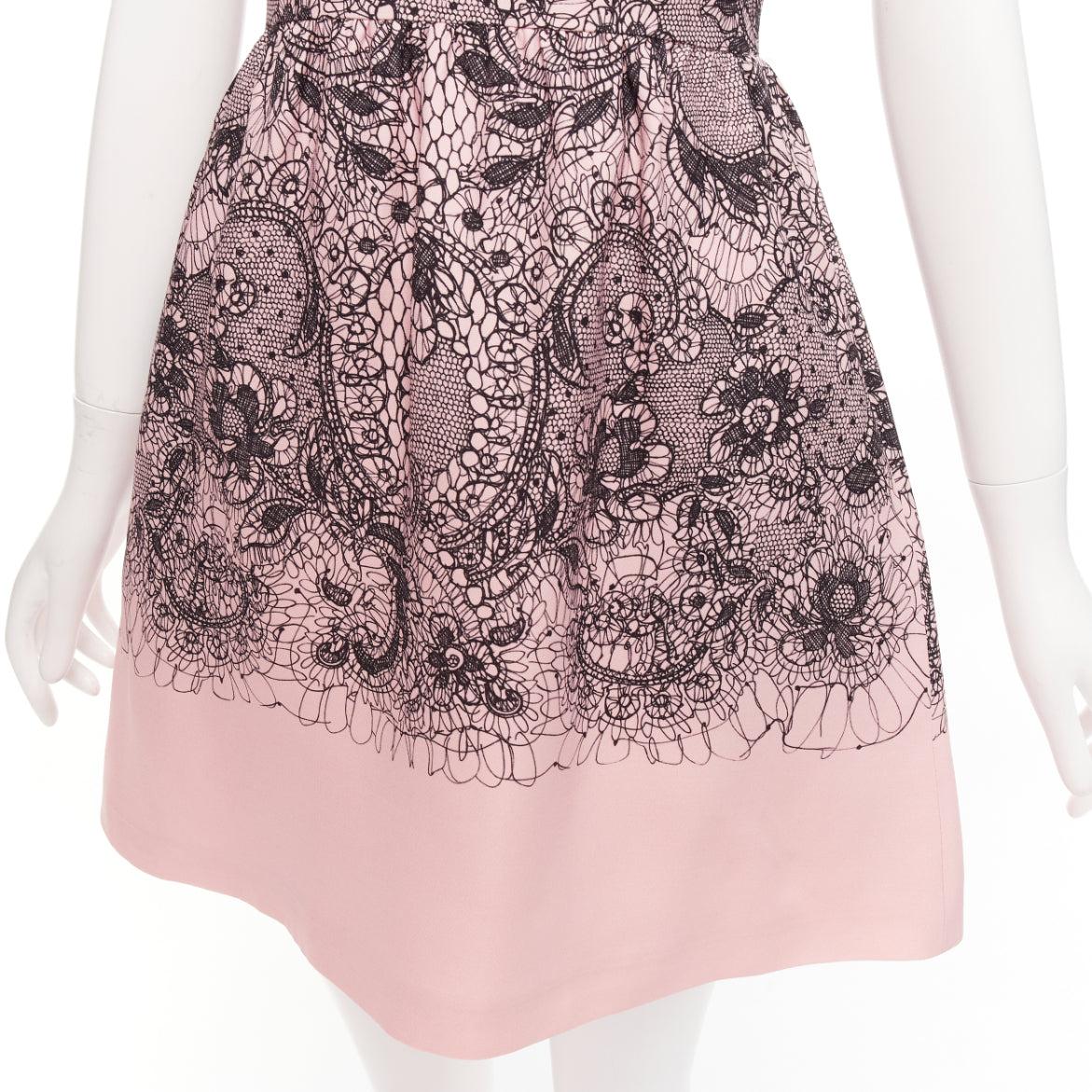 VALENTINO pink virgin wool silk black scribble lace tromp loeil dress IT40 S
Reference: LACG/A00401
Brand: Valentino
Designer: Pier Paolo Piccioli
Material: Virgin Wool, Silk
Color: Pink, Black
Pattern: Lace
Closure: Zip
Lining: Pink Silk
Extra