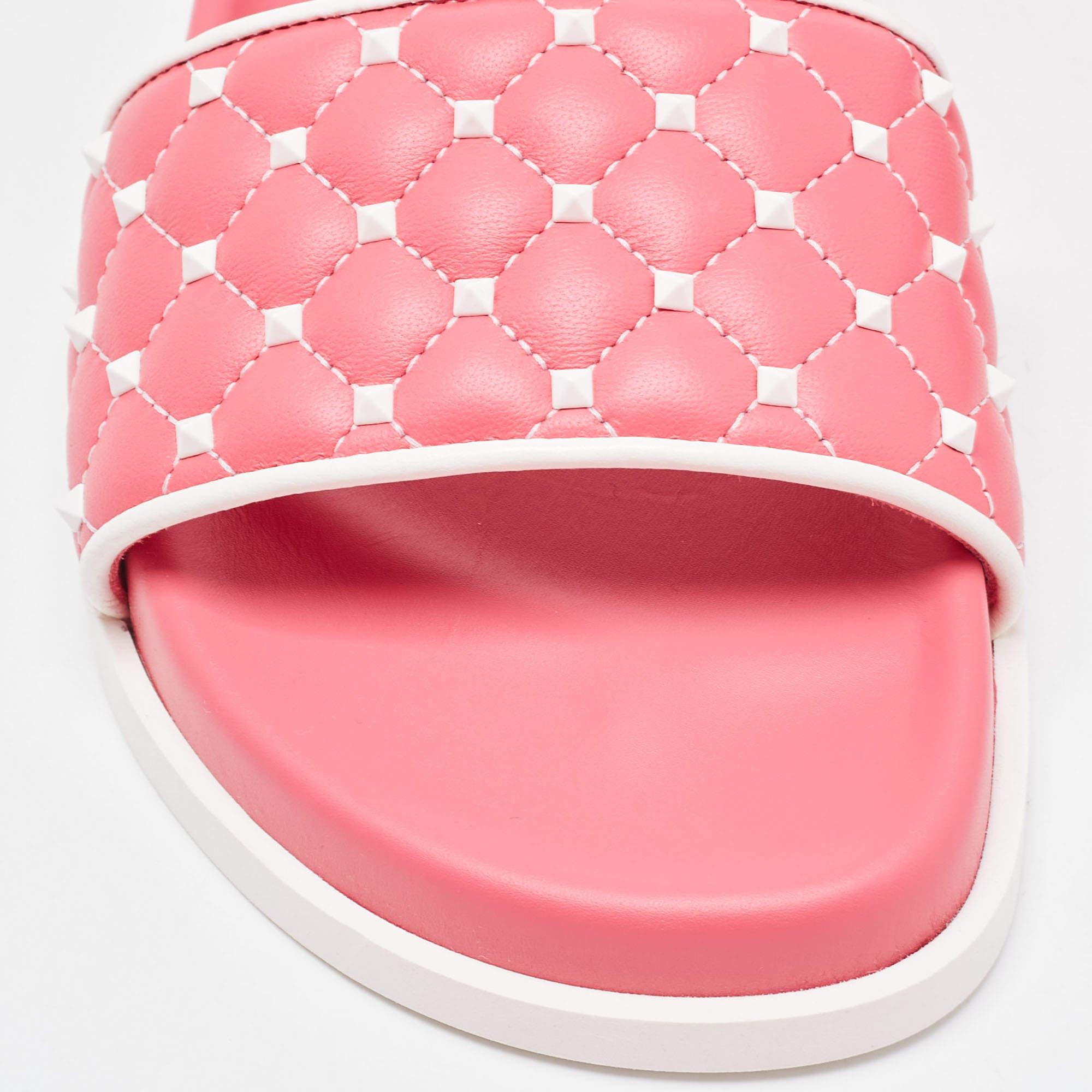 Valentino Pink/White Quilted Leather Rockstud Slides Size 35 For Sale 4