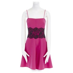 VALENTINO Rosa Rock aus Wollmischung mit schwarzer Spitze und ausgestellter Taille IT42 M