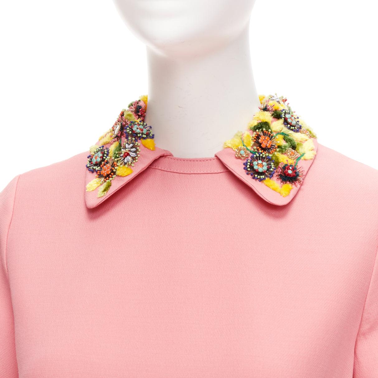 VALENTINO rosa amarillo cuentas multicolor cuello bordado cinturón vestido shift
Referencia: LACG/A00409
Marca Valentino
Diseñador: Pierre Hardy
Colección: Crepé Alta Costura
Material: Sensación de lana
Color: Rosa, Multicolor
Patrón: Sólido
Cierre: