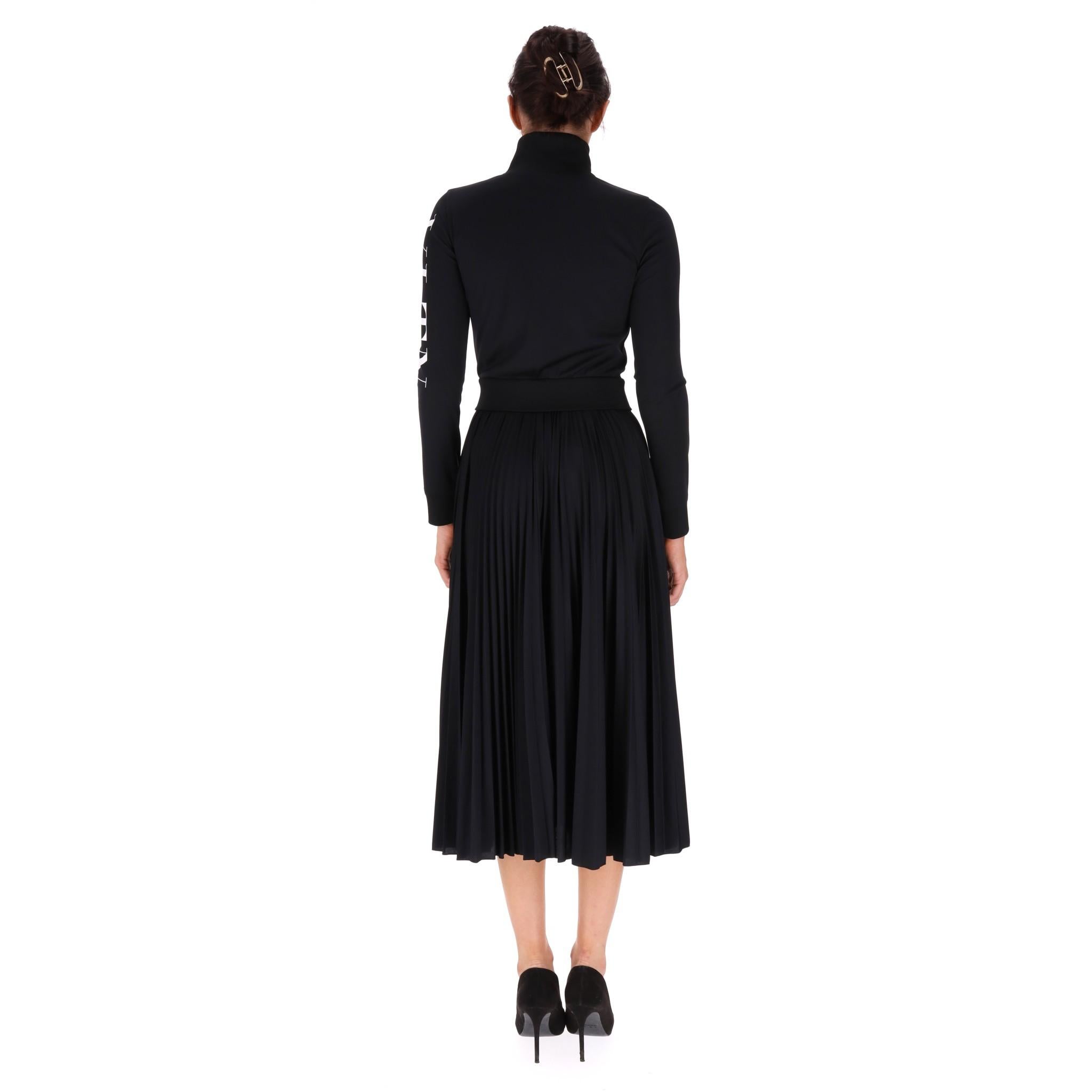 Valentino Pleated Logo Dress In Excellent Condition For Sale In London, GB