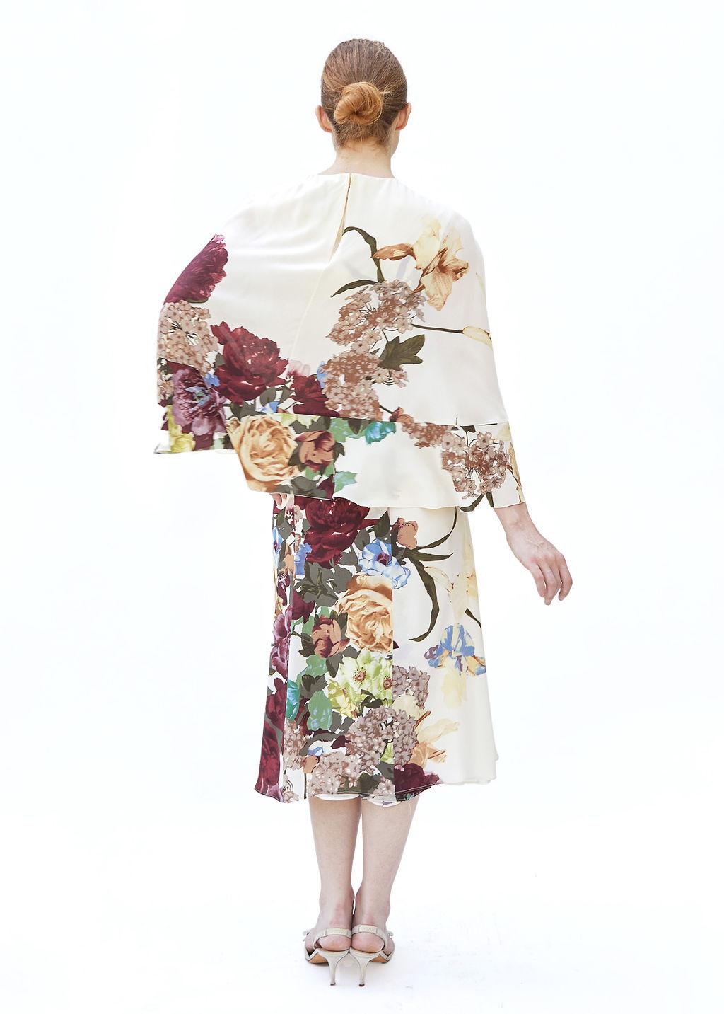 Valentino Pre Fall 2016 Floral Dress with Cape In Excellent Condition In Los Angeles, CA