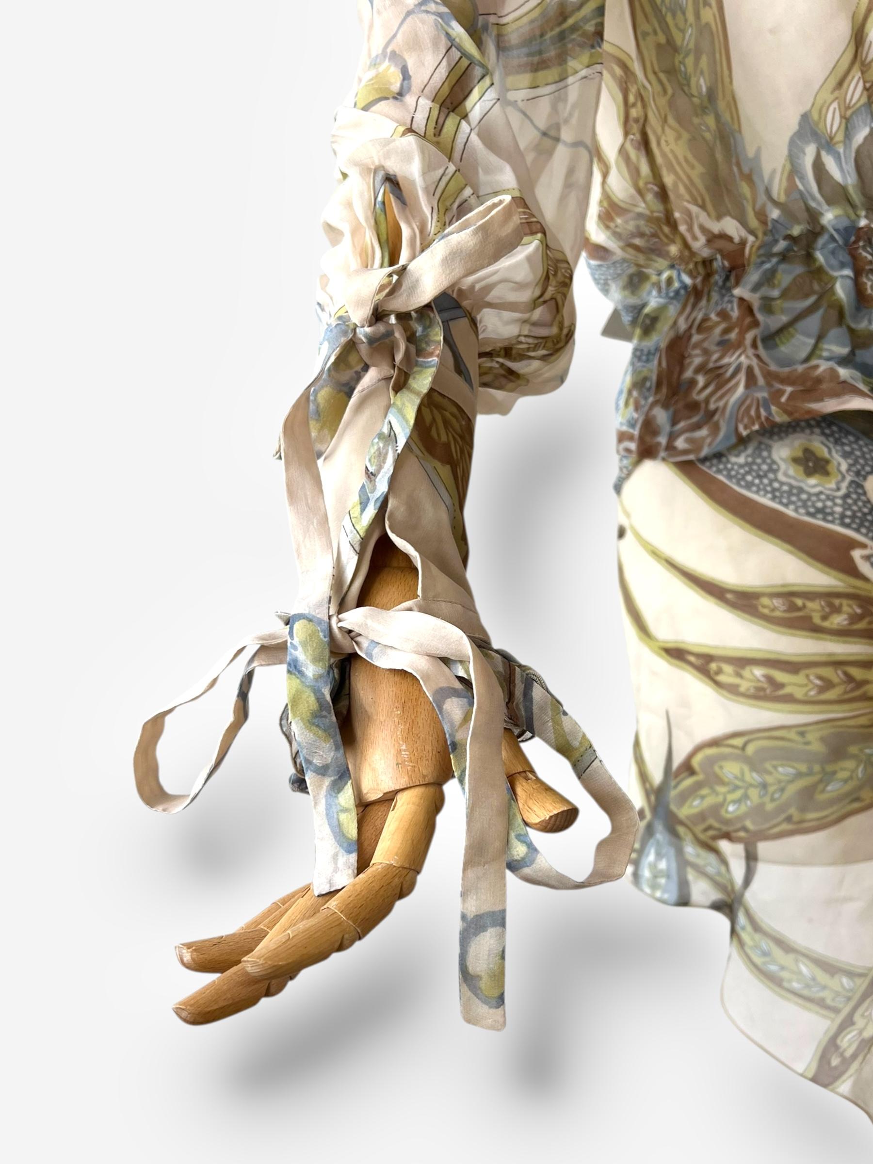 Valentino printed silk top and scarf set, circa early 2000s (c. 2003) For Sale 3