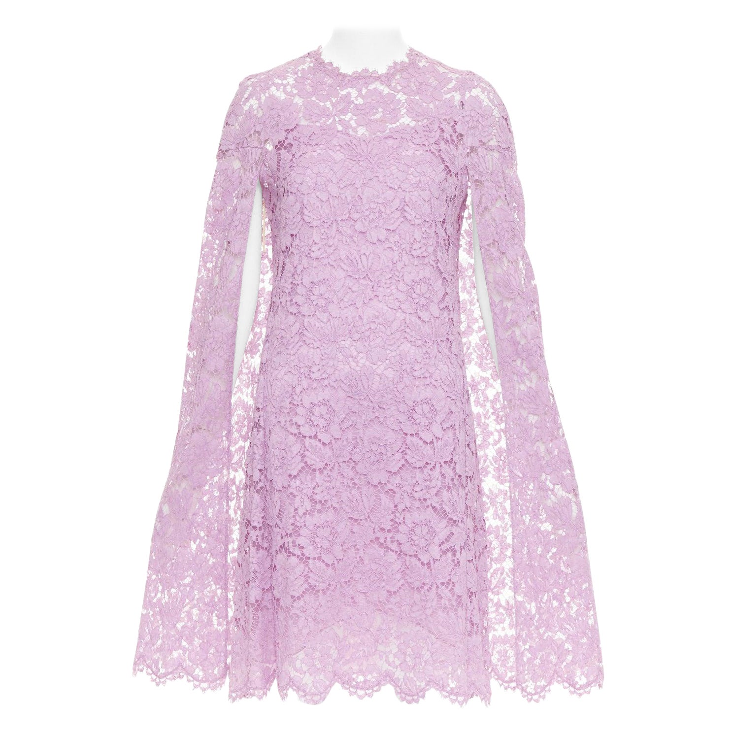 Valentino, mini abito in pizzo floreale viola con maniche a mantellina e foderato in seta IT40 S in vendita