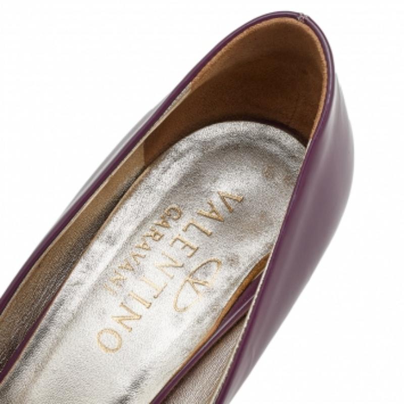 Valentino Purple Patent Leather Open Toe Wedge Pumps Size 40 For Sale 3