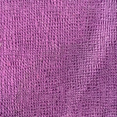 VALENTINO Corbata de seda púrpura saffiano con textura rayada