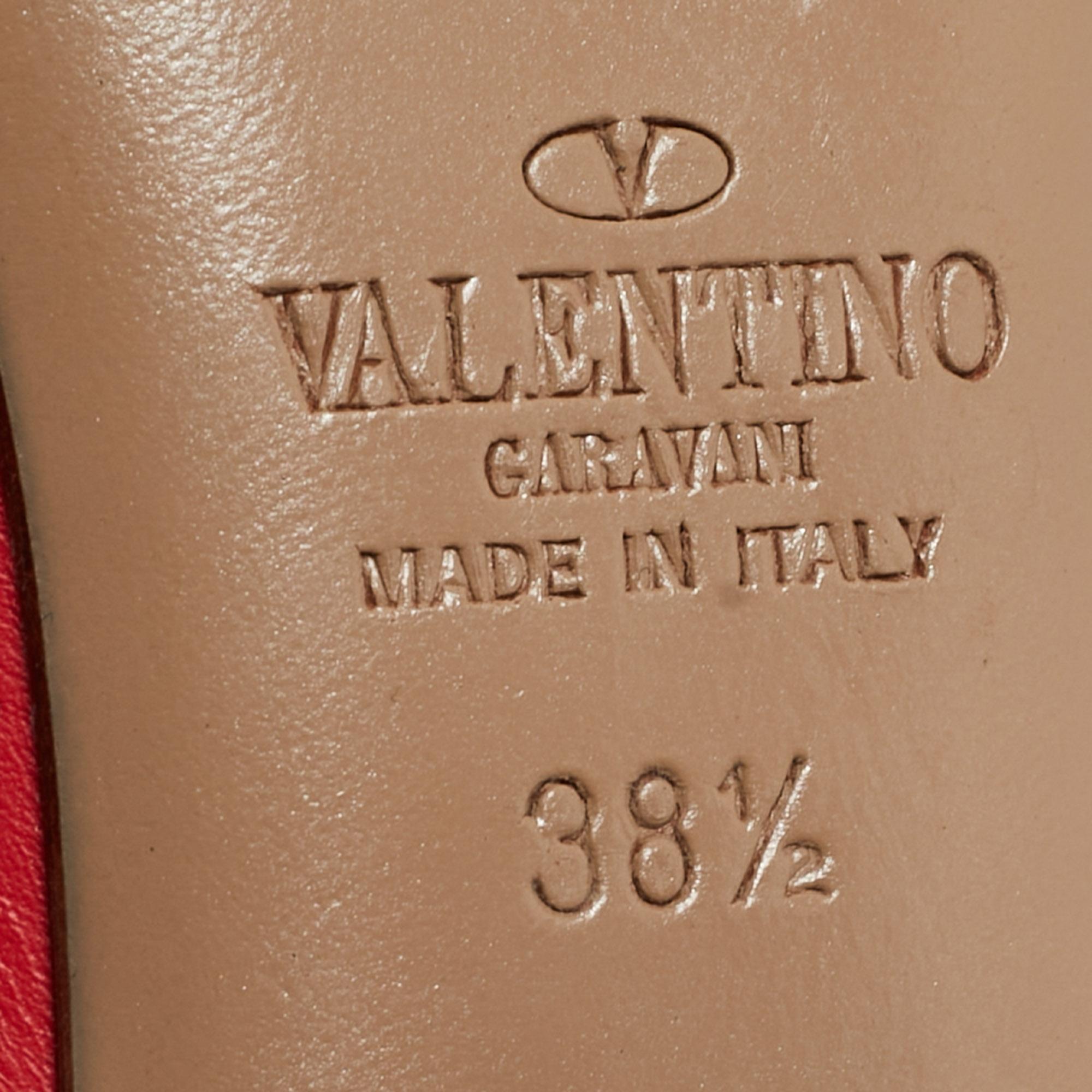 Valentino Rot/Beige Leder-Pumps mit Nieten Größe 38.5 im Angebot 4