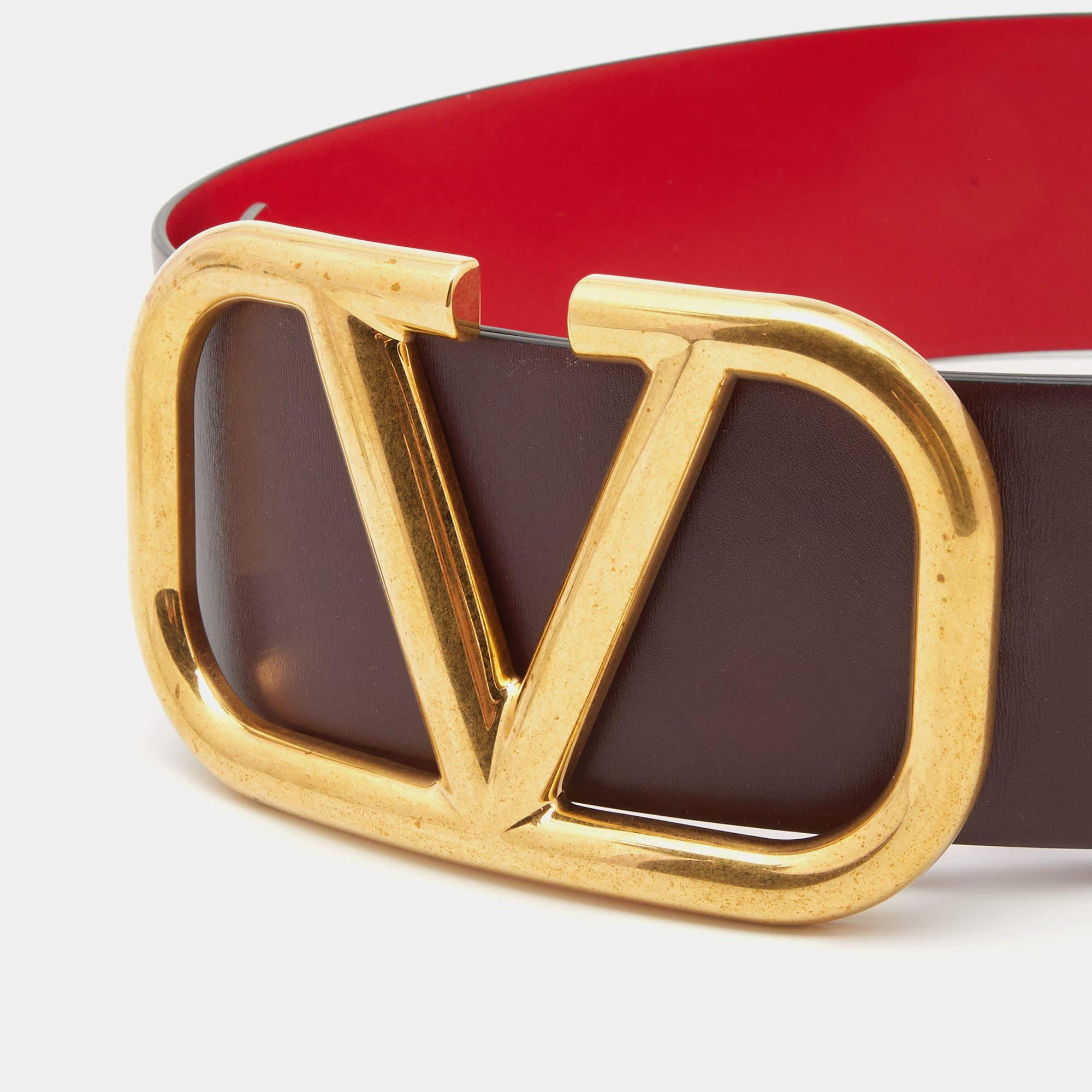Valentino Red/Burgundy Leather VLogo Reversible Belt 75CM In Excellent Condition In Dubai, Al Qouz 2