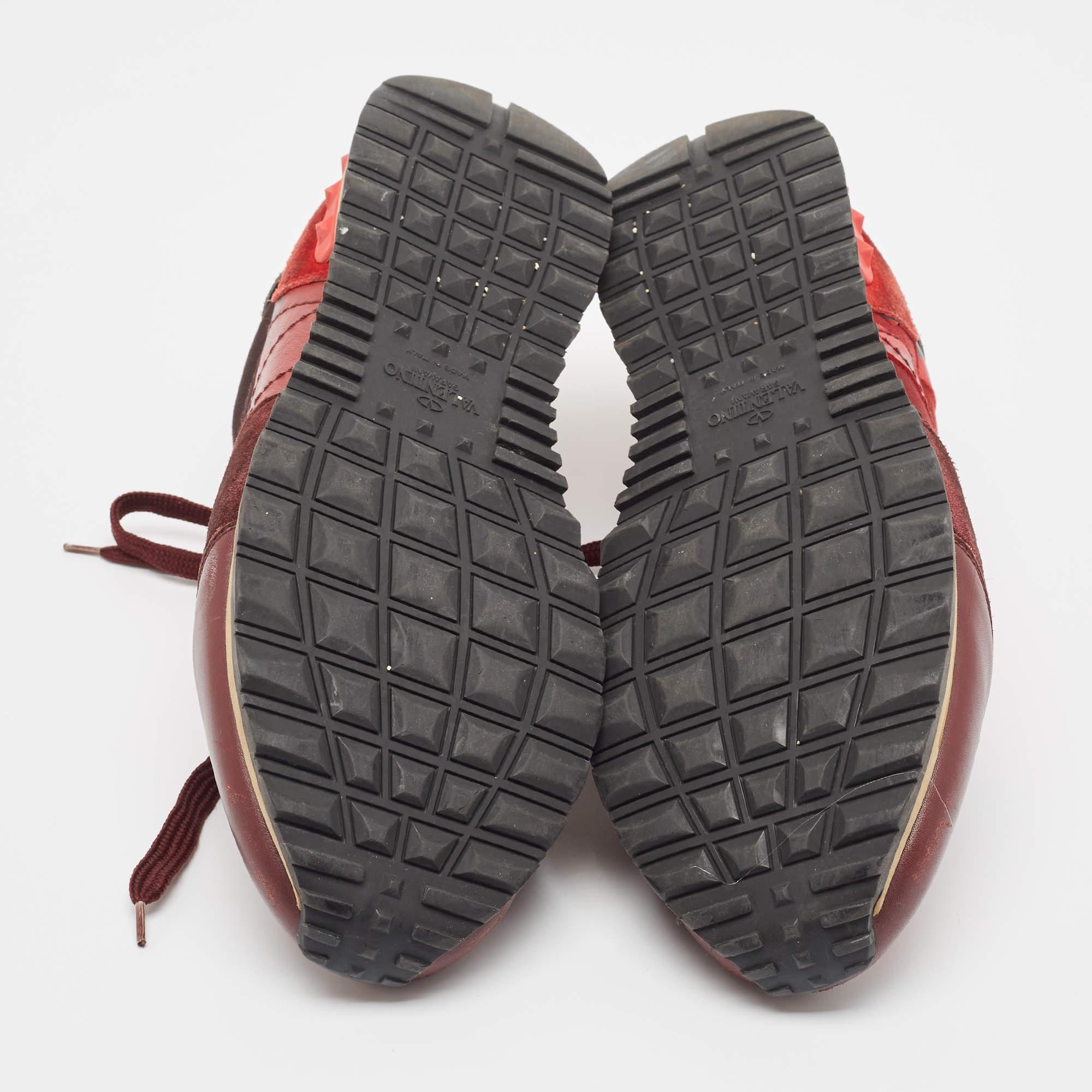 Valentino Rote Camouflage-Rockrunner-Turnschuhe aus Leder und Segeltuch Größe 45 im Angebot 1