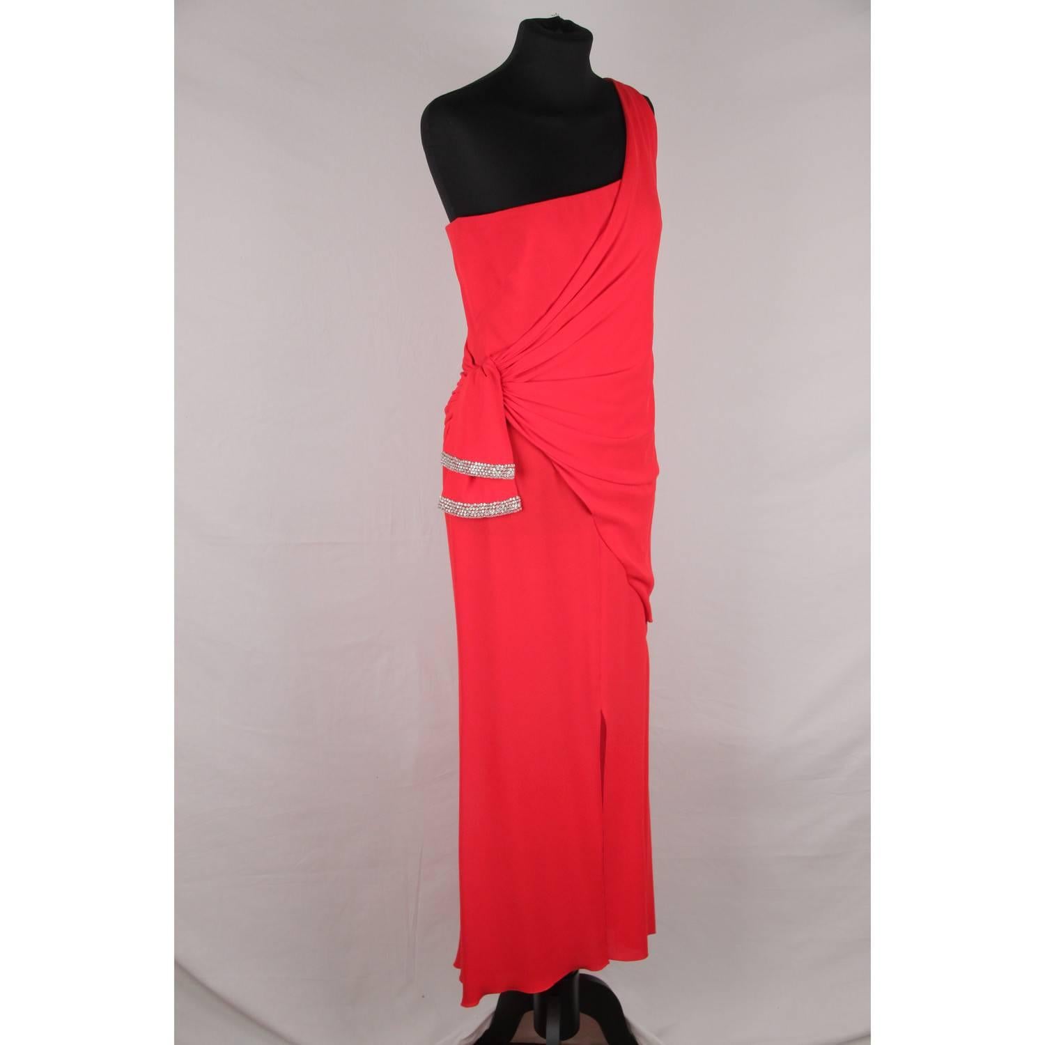VALENTINO Red Chiffon ONE SHOULDER EVENING Gown DRESS Gown In Good Condition In Rome, Rome