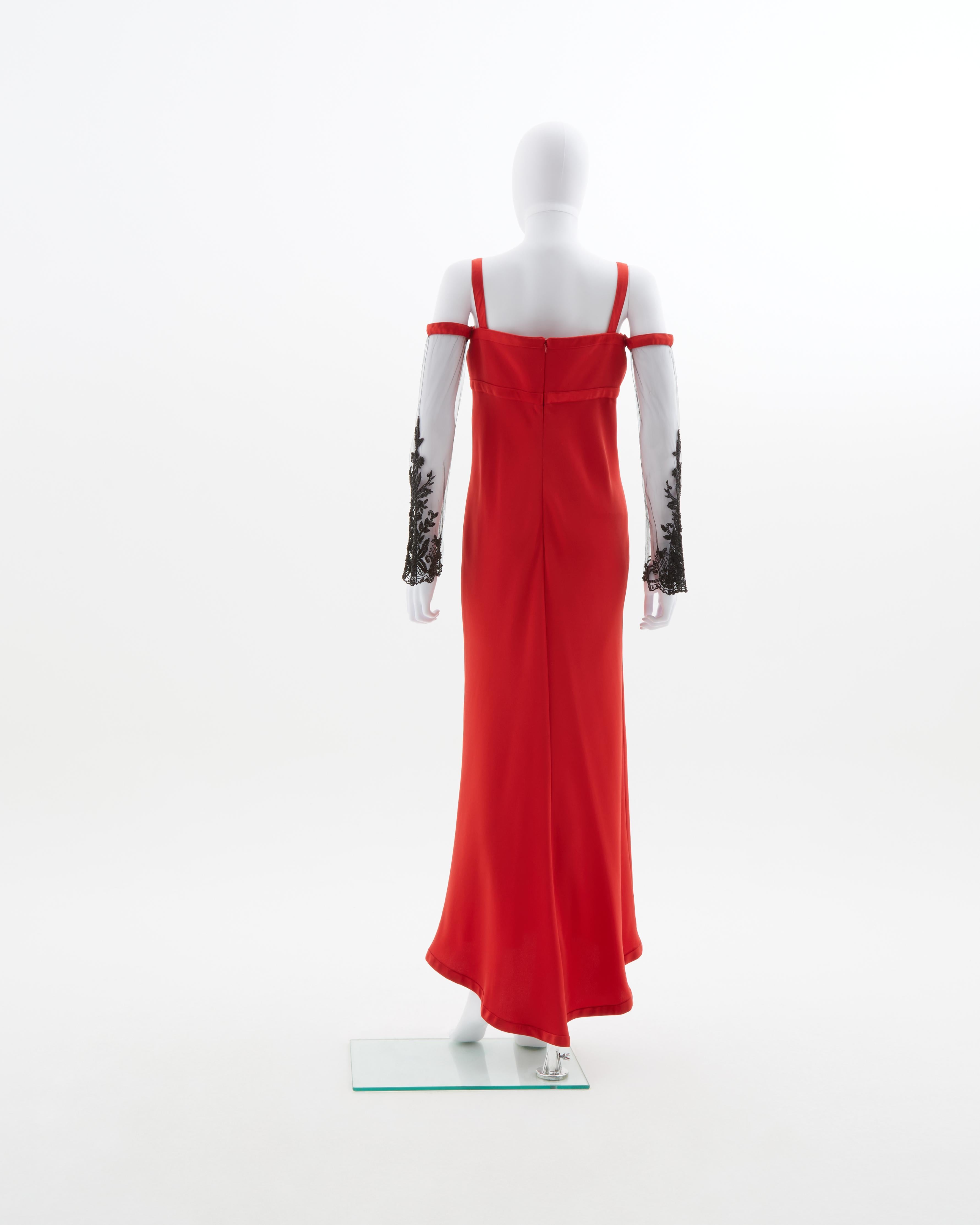 Valentino red evening dress with embellished lace sleeves, fw 2005 In Excellent Condition For Sale In Milano, IT