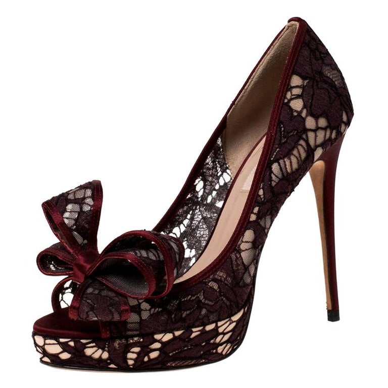 Valentino Red Floral Couture Bow Lace Peep Toe Platform Pumps Size 37 For  Sale at 1stDibs