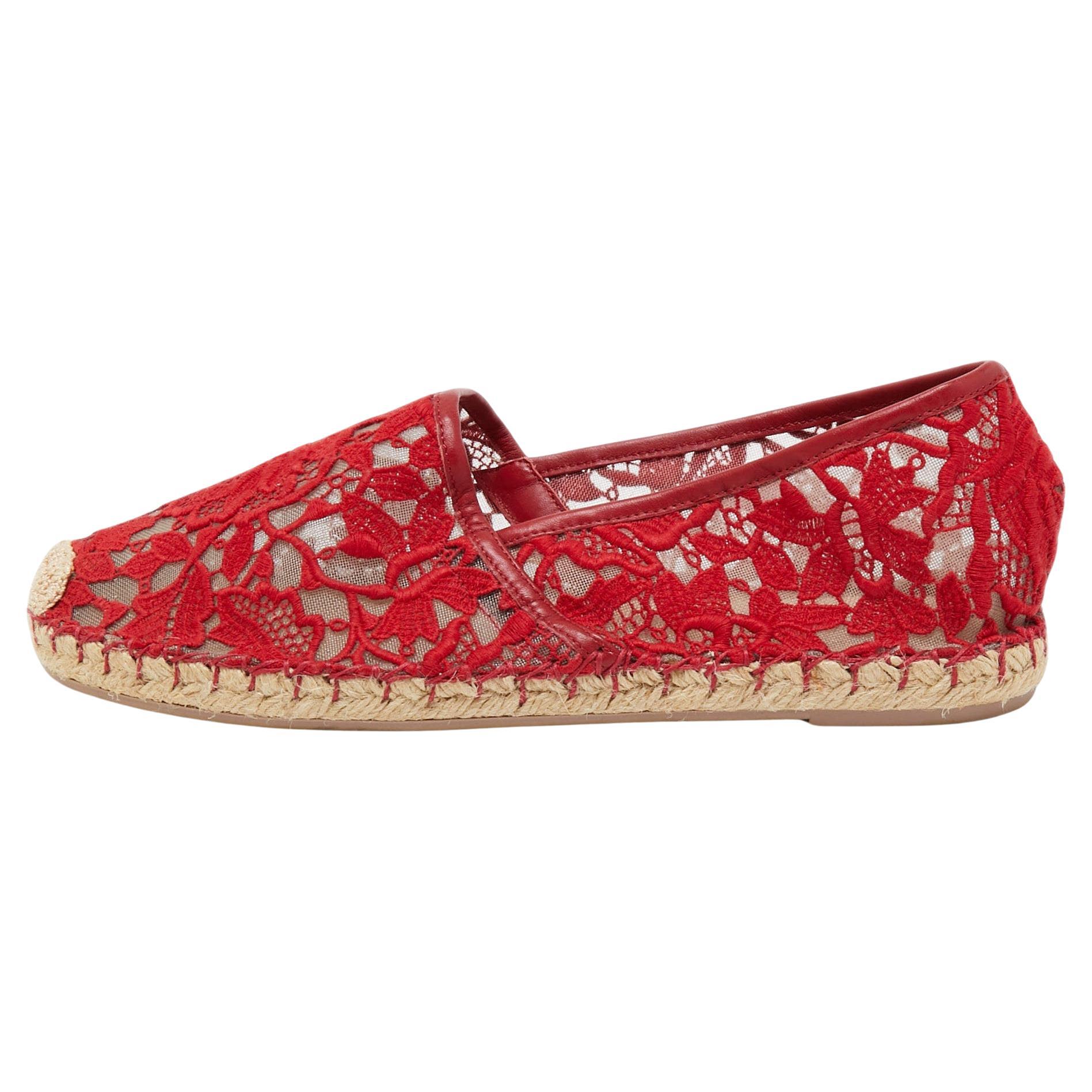 Valentino Red Floral Lace Espadrille Flats Size 39 For Sale