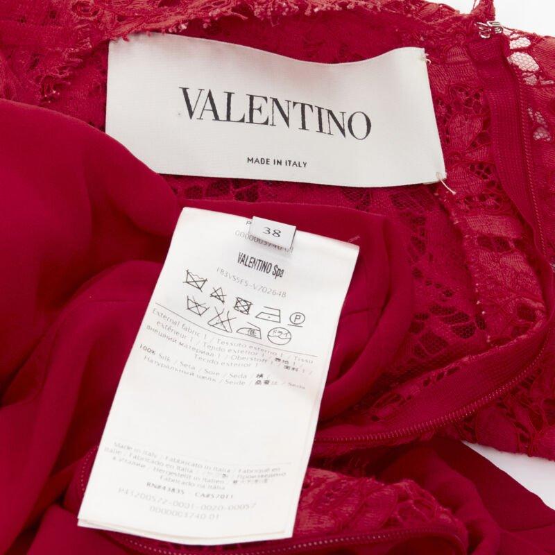 VALENTINO Rotes Cocktailkleid aus geblümter Spitze mit Messerfalten IT38 XS im Angebot 8