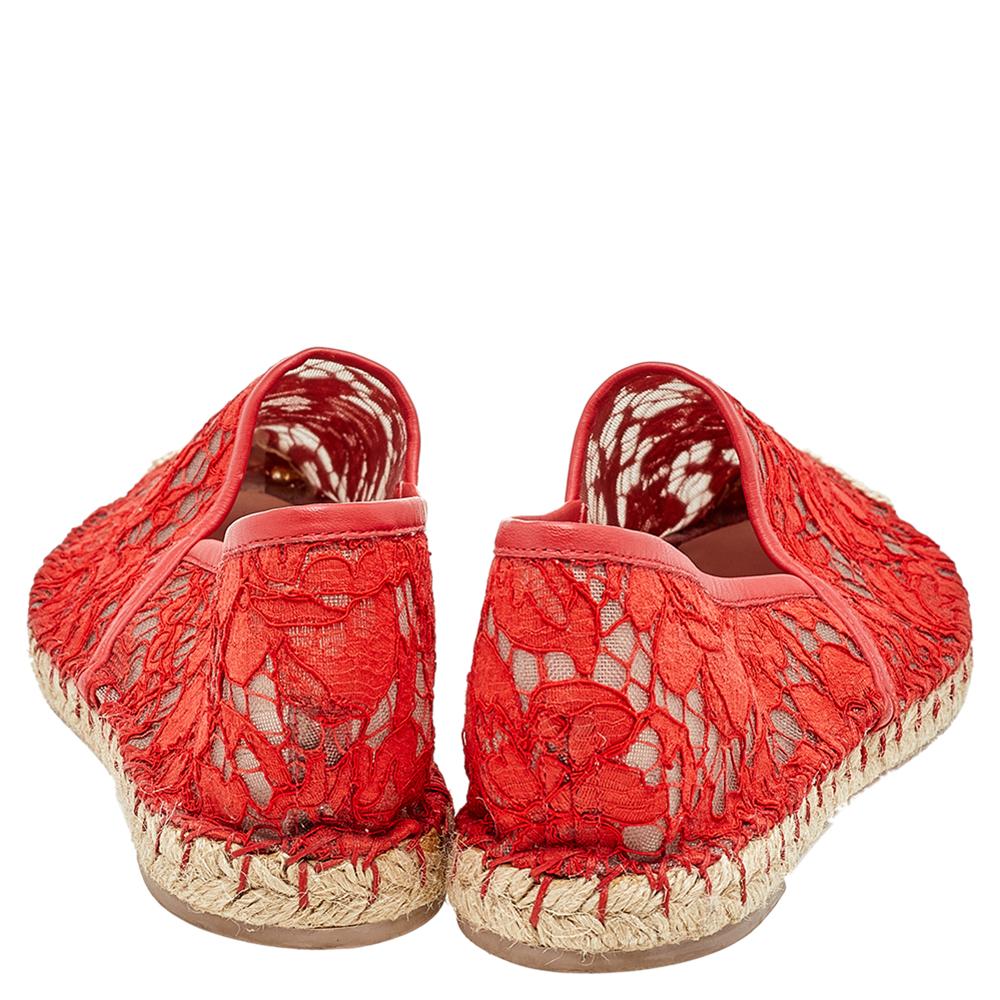 red lace flats