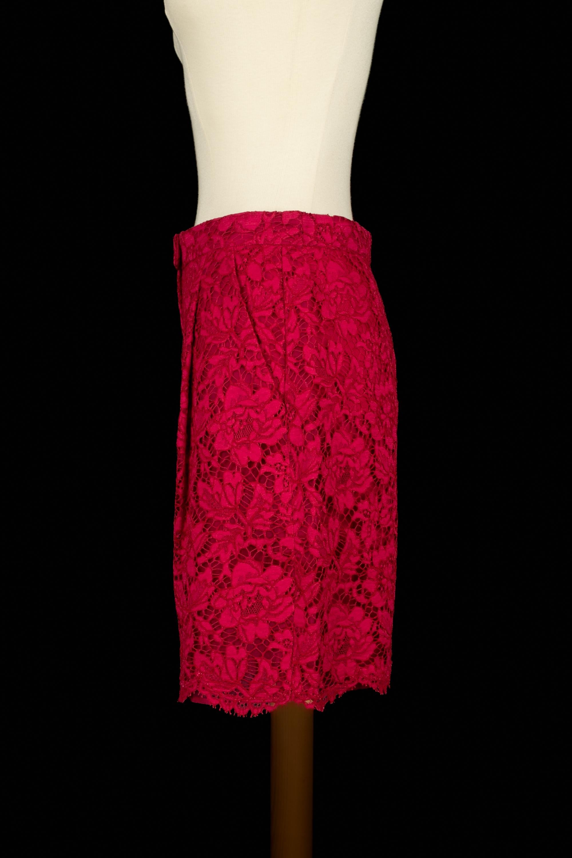 Rosso Pantaloncini in pizzo rosso Valentino in vendita