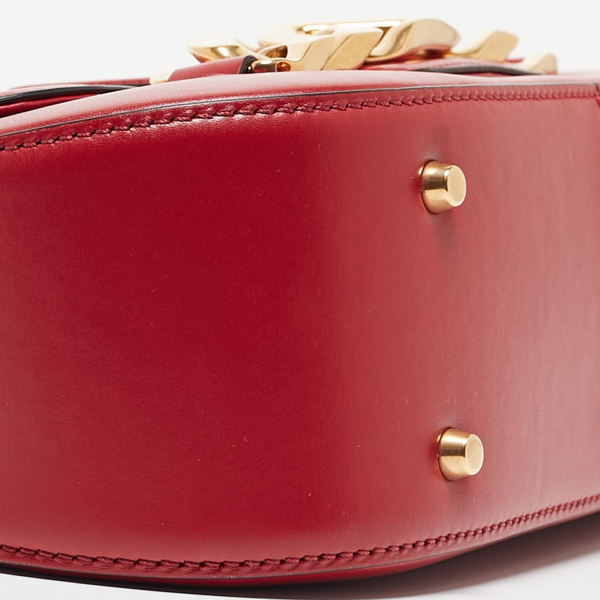 Valentino Red Leather Chain VLogo Shoulder Bag For Sale at 1stDibs