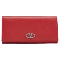 Valentino Portemonnaie aus rotem Leder mit Kristall-V-Ring und Klappe