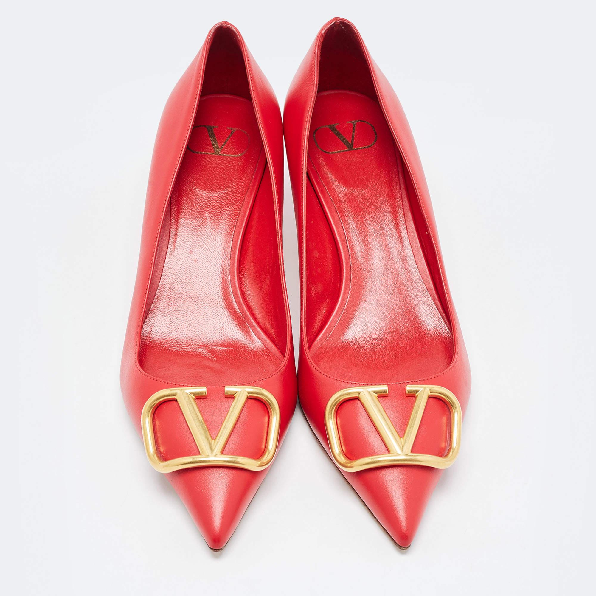 Perfectly sewn and finished to ensure an elegant look and fit, these Valentino red shoes are a purchase you'll love flaunting. They look great on the feet.

Includes: Original Dustbag, Original Box, Extra heel tips, Info Booklet

