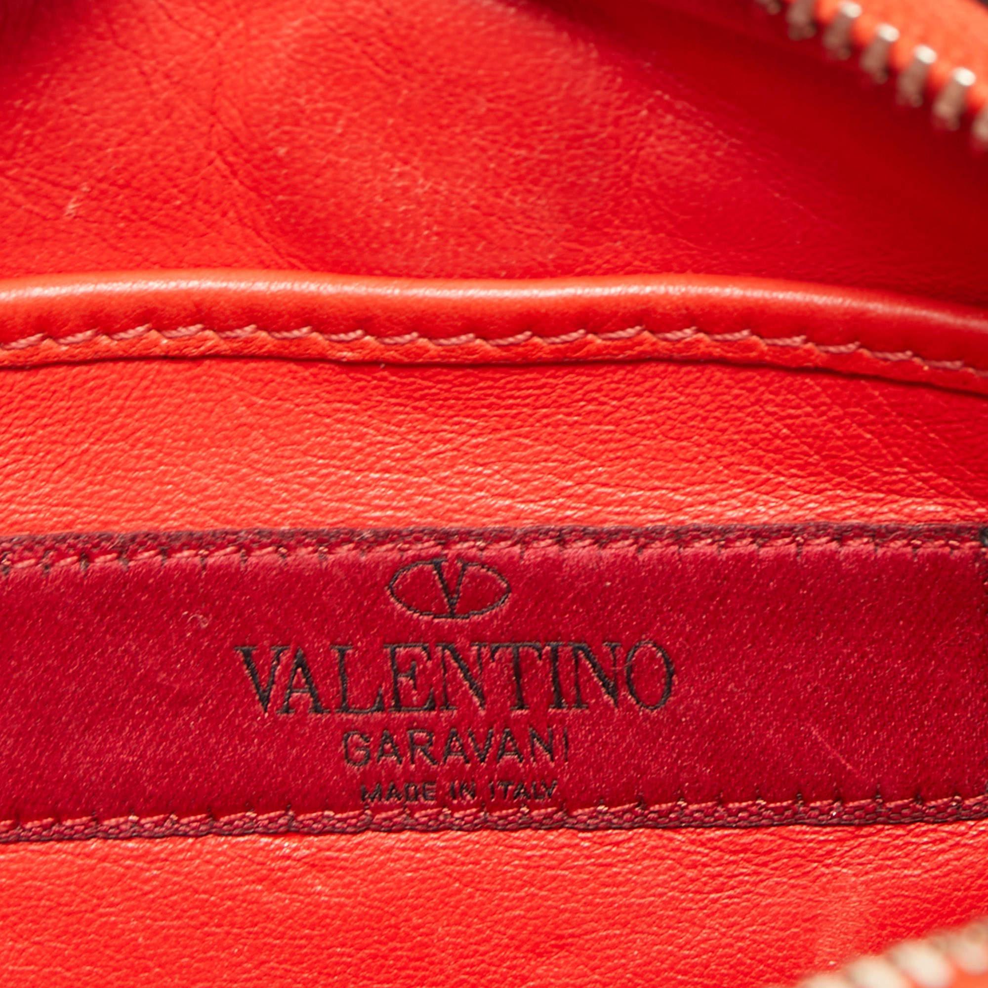 Valentino Red Leather Logo Go Crossbody Bag In Good Condition In Dubai, Al Qouz 2