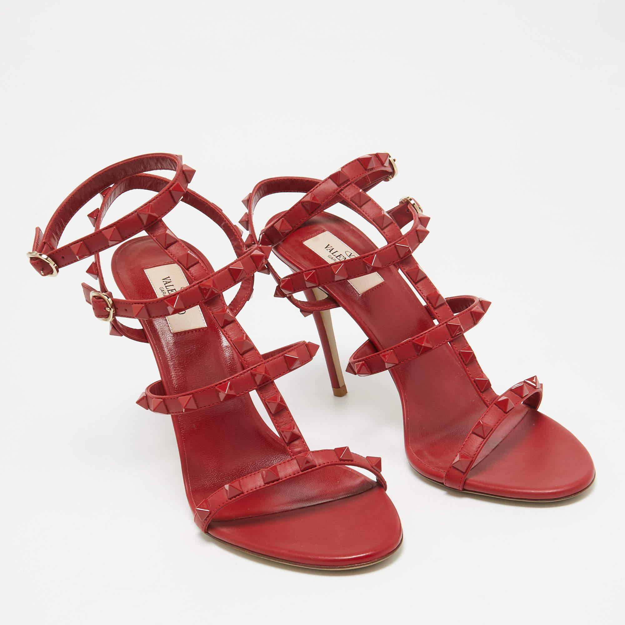 Valentino Red Leather Rockstud Ankle Strap Sandals Size 39.5 In New Condition In Dubai, Al Qouz 2