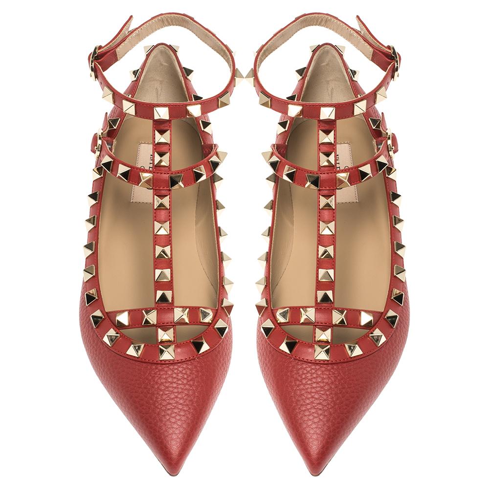 Valentino Rotes Leder Rockstud verschönert Knöchelriemen spitze Zehe Ballett Flats im Zustand „Neu“ in Dubai, Al Qouz 2