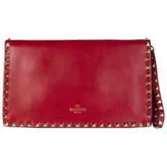 VALENTINO red leather ROCKSTUD MEDIUM WRISTLET Clutch Bag