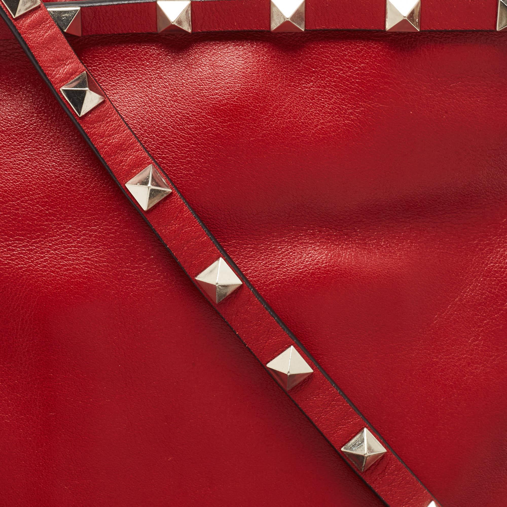 Valentino Red Leather Rockstud Slim Crossbody Bag For Sale 2