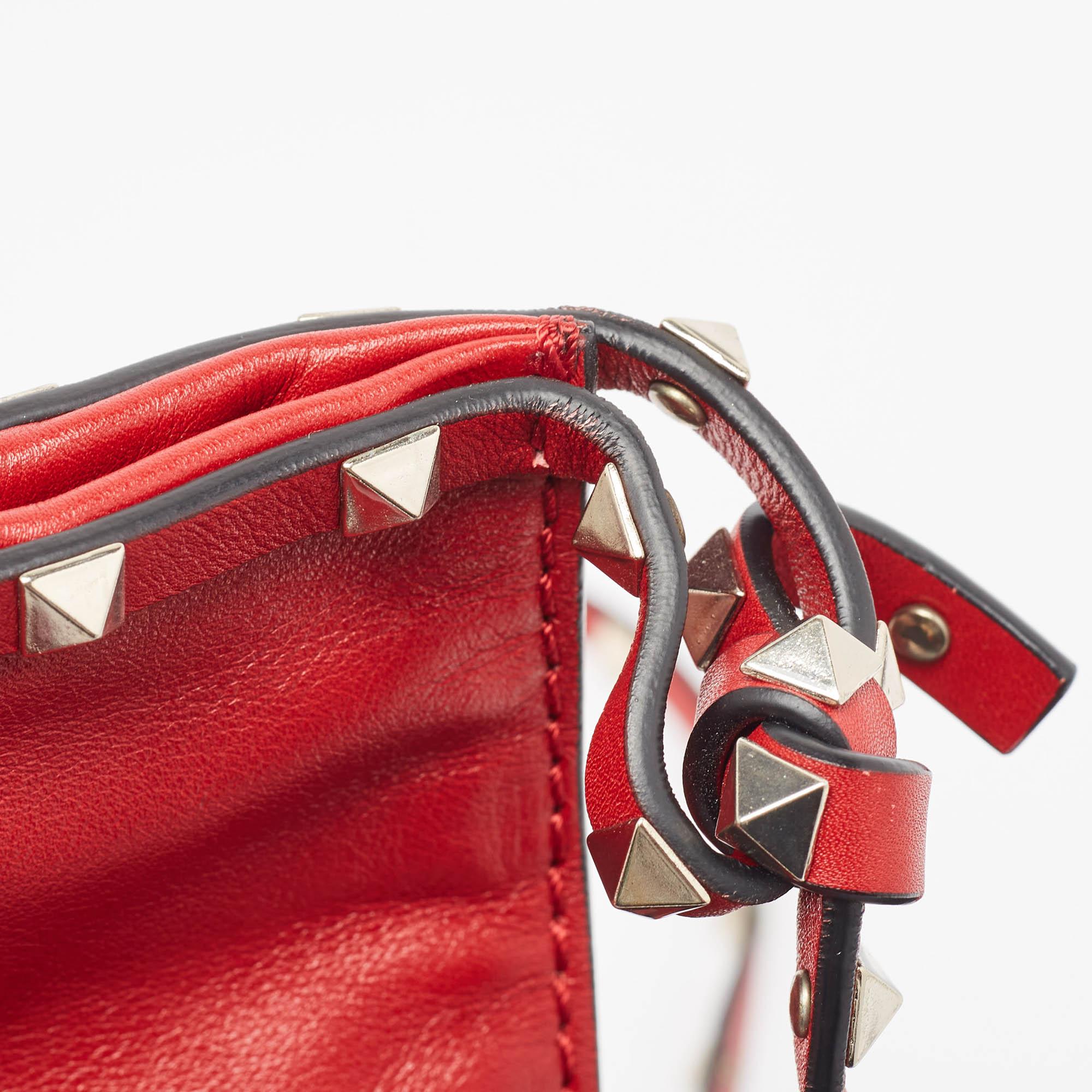 Valentino Red Leather Rockstud Slim Crossbody Bag For Sale 3