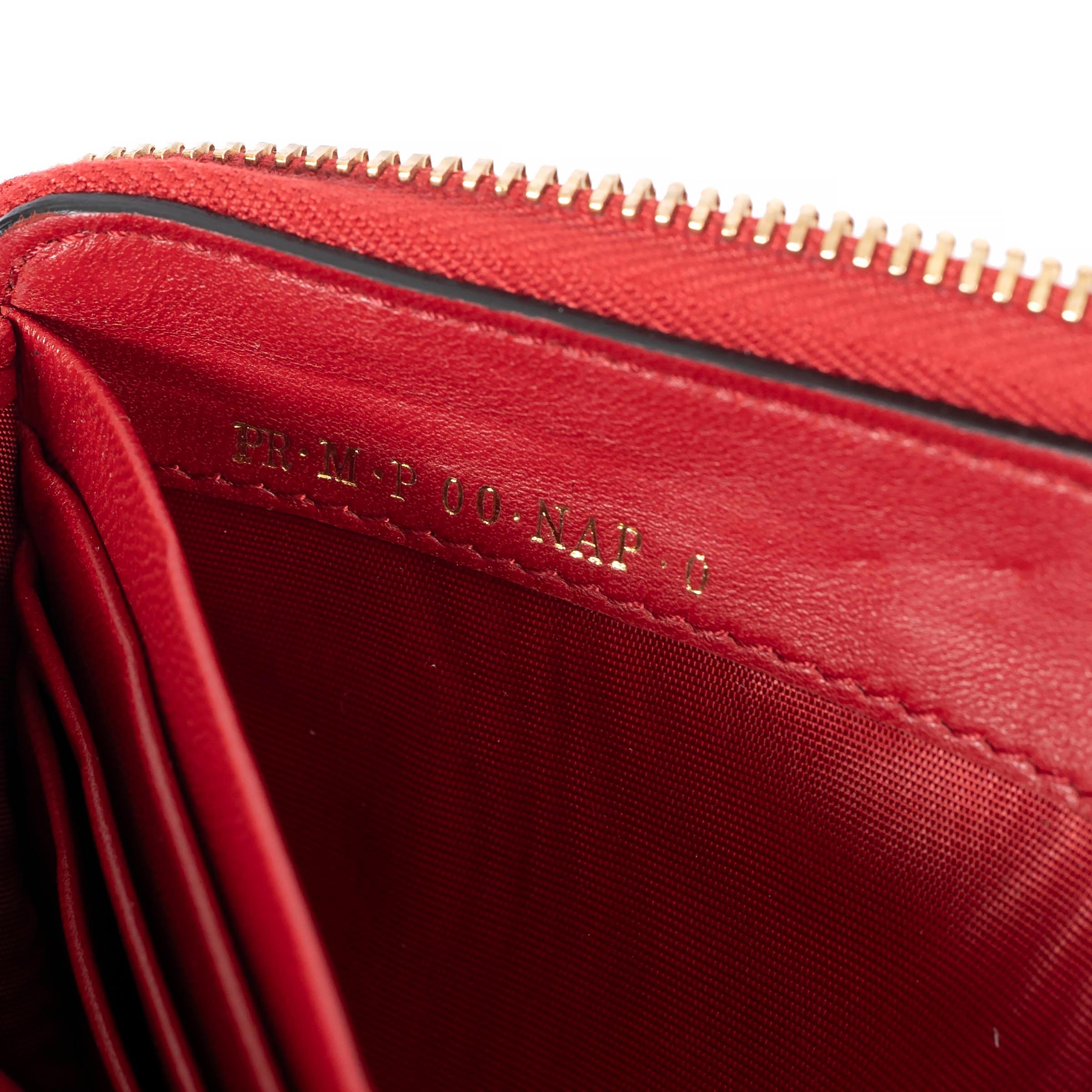 VALENTINO red leather ROCKSTUD SPIKE Continental Zip Wallet For Sale 2