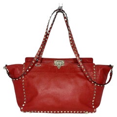 Valentino - Sac cabas moyen trapèze Rockstud en cuir rouge