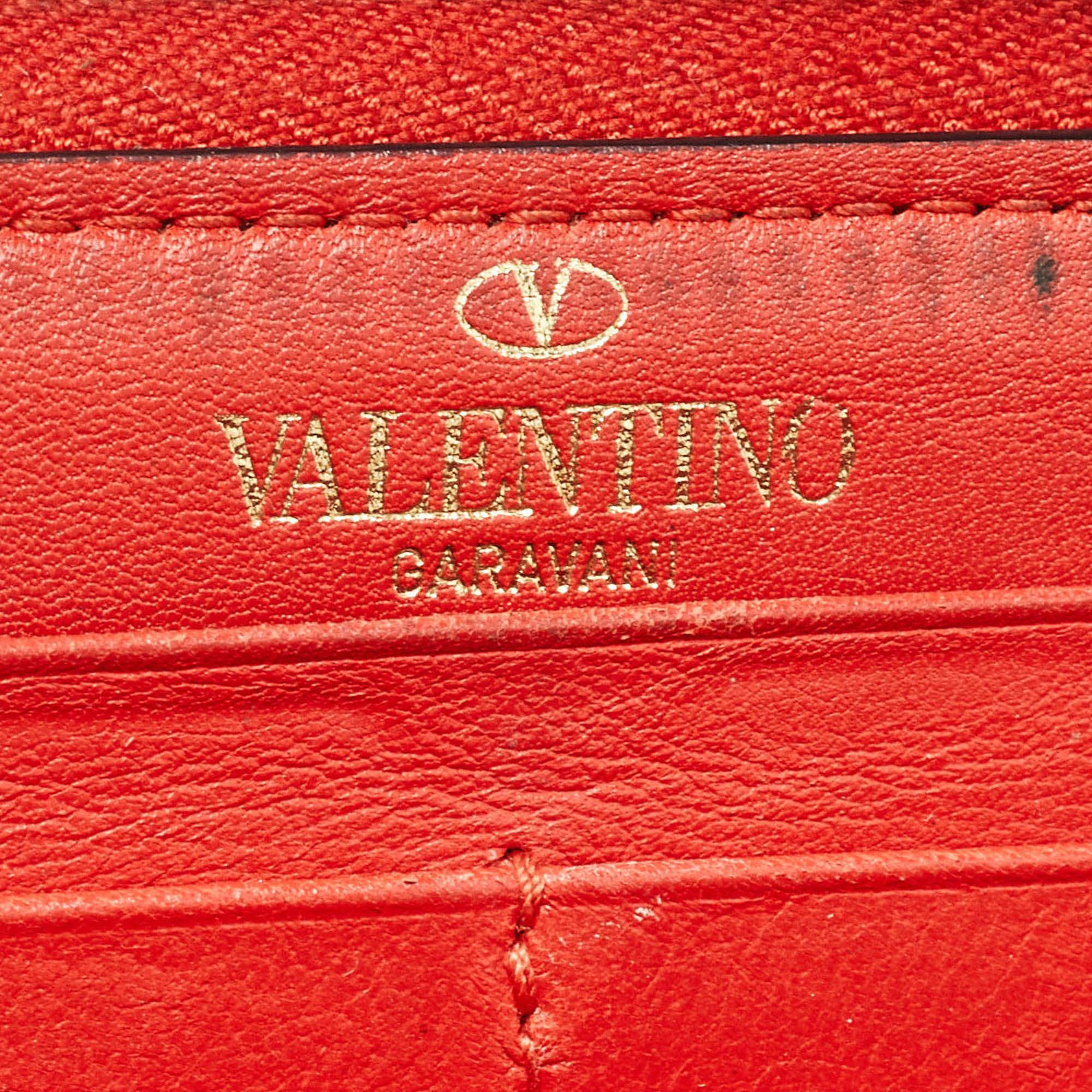 Valentino Red Leather Rockstud Zip Around Continental Wallet For Sale 5