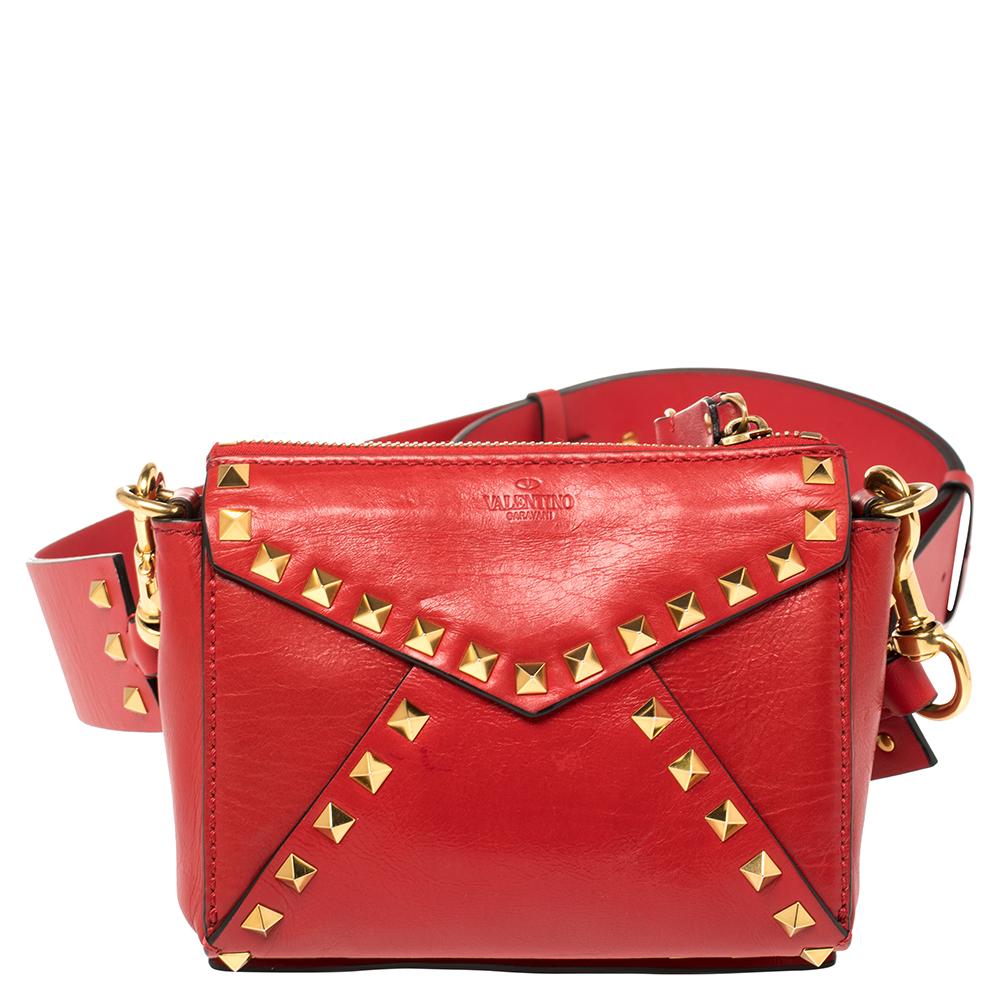Valentino Red Leather Small Rockstud Hype Shoulder Bag In Good Condition In Dubai, Al Qouz 2