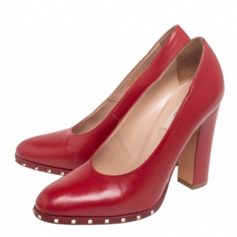 Marron Valentino escarpins à talons bloc Soul Rockstud en cuir rouge, taille 37,5