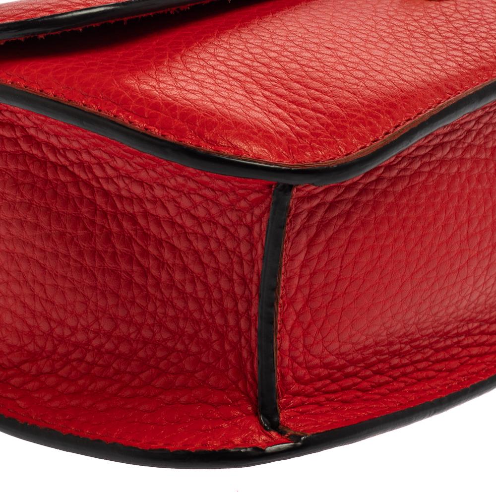 Valentino Red Lipstick Leather Medium Rockstud Glam Lock Flap Bag In Good Condition In Dubai, Al Qouz 2
