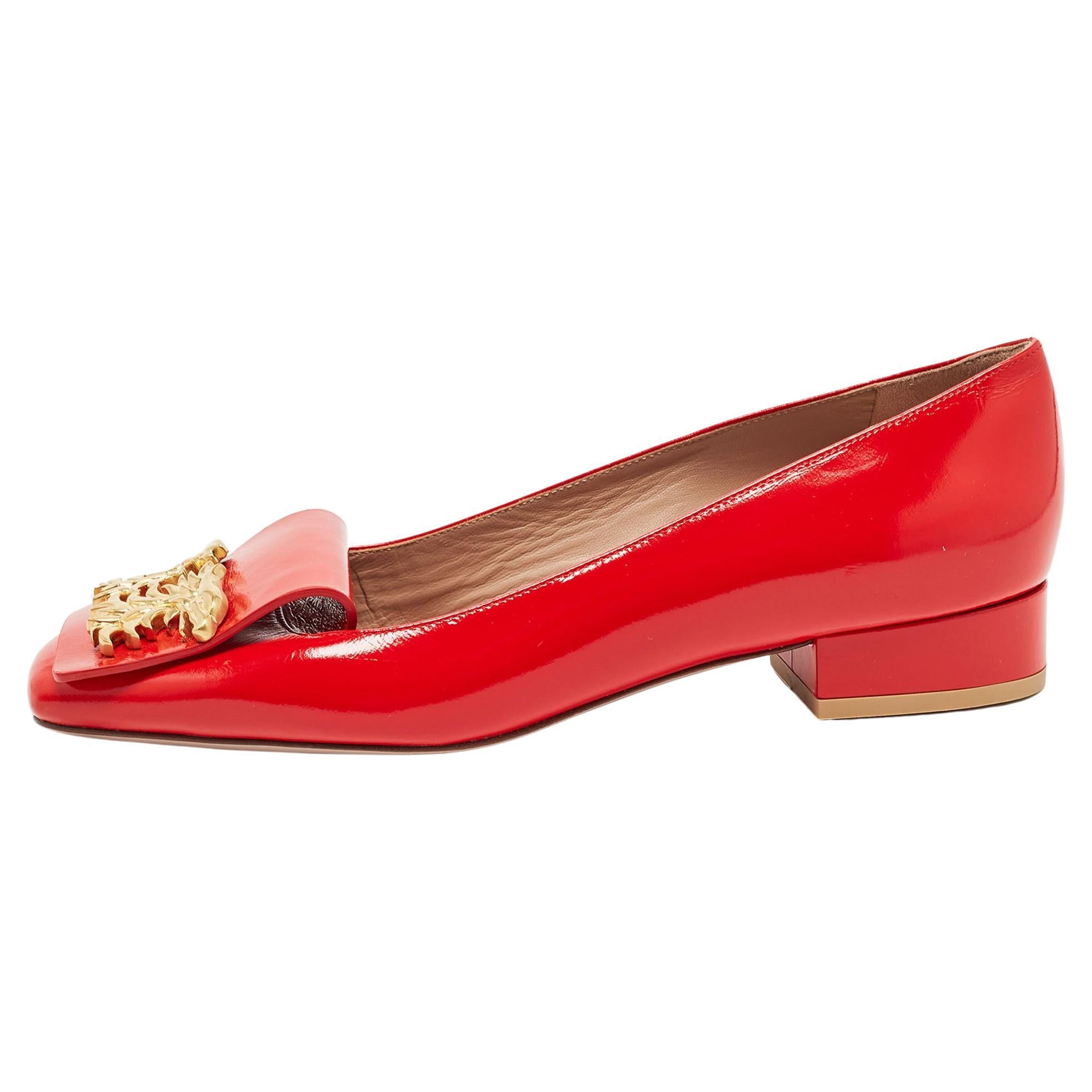 Valentino Red Patent Leather Buckle Detail Pumps Size 40 For Sale