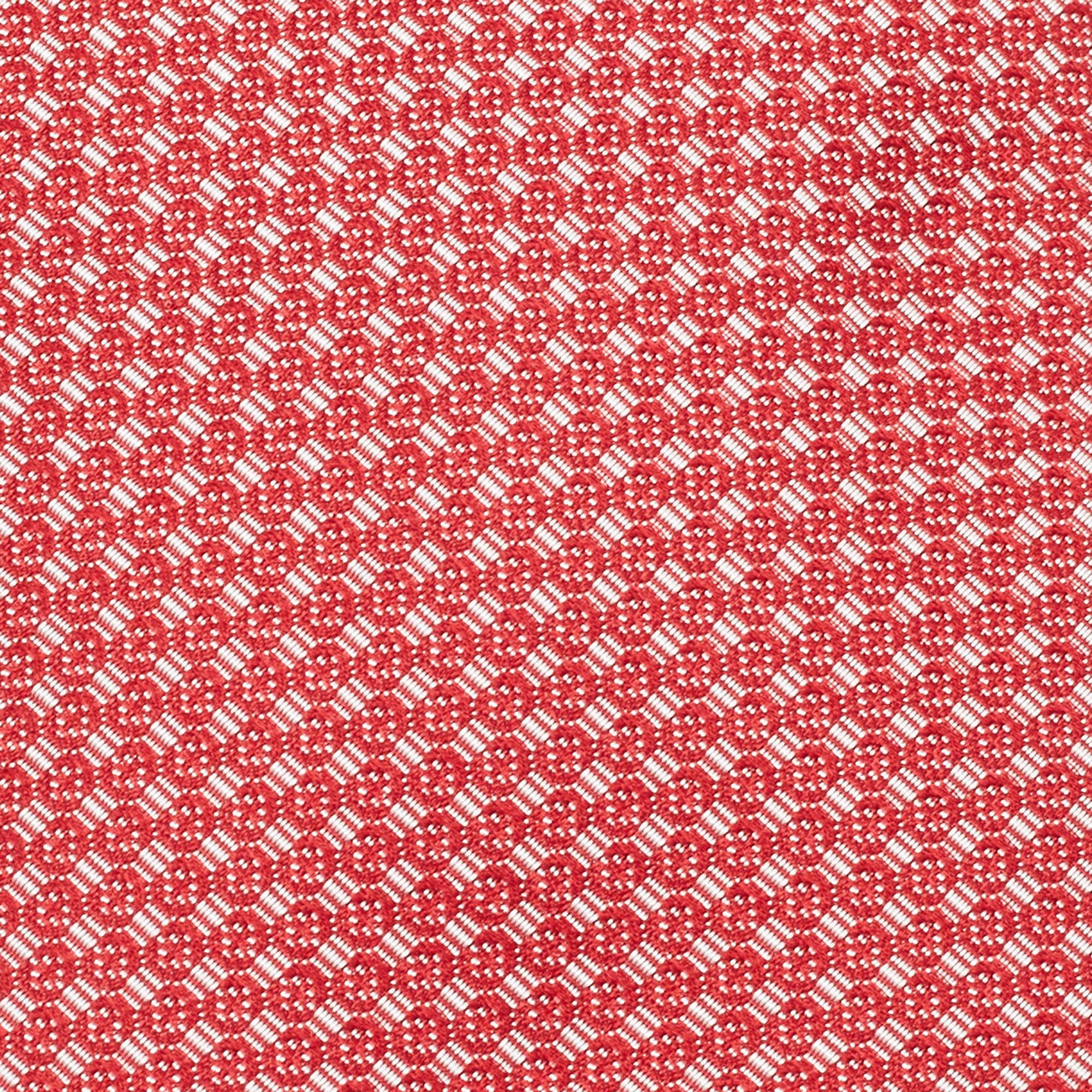 Scegli questa cravatta di Valentino per dare un tocco di lusso al tuo look formale. È tagliato in seta e decorato con motivi su tutta la superficie. È rifinito con l'etichetta del marchio sul retro.
