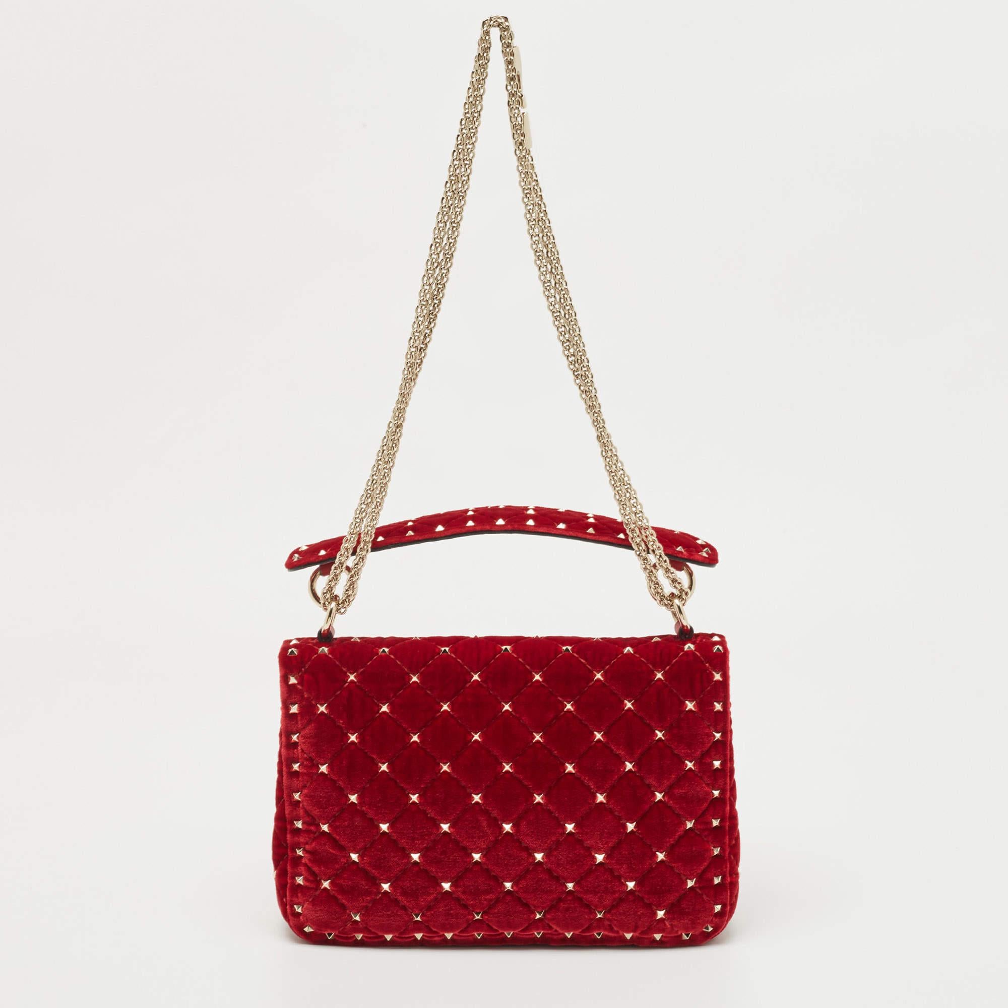 Valentino Red Quilted Velvet Medium Rockstud Spike Chain Bag In Good Condition In Dubai, Al Qouz 2